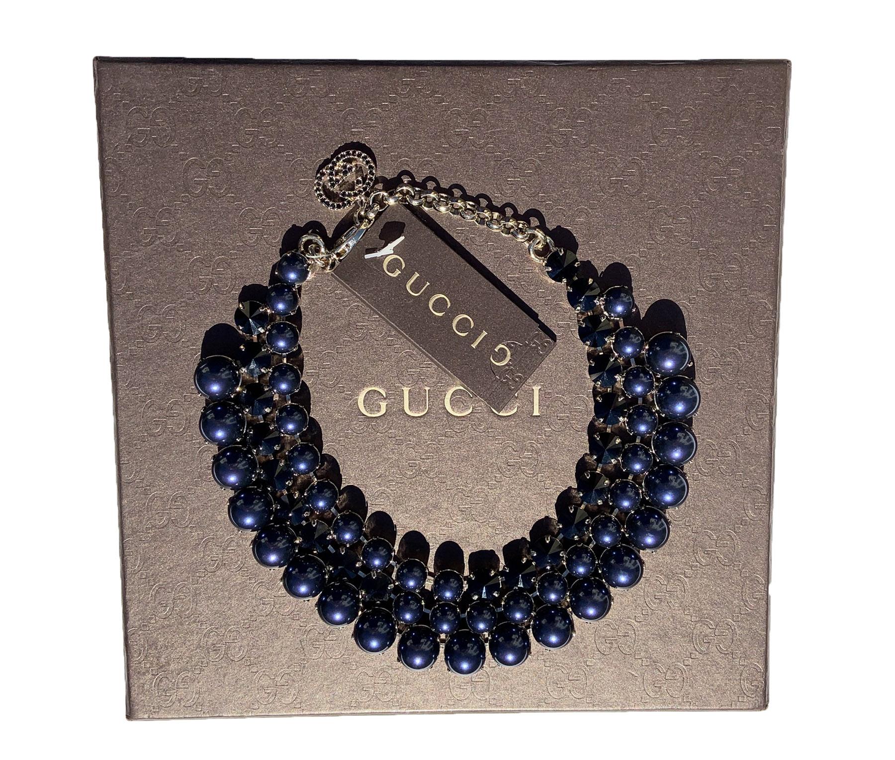navy blue pearl necklace
