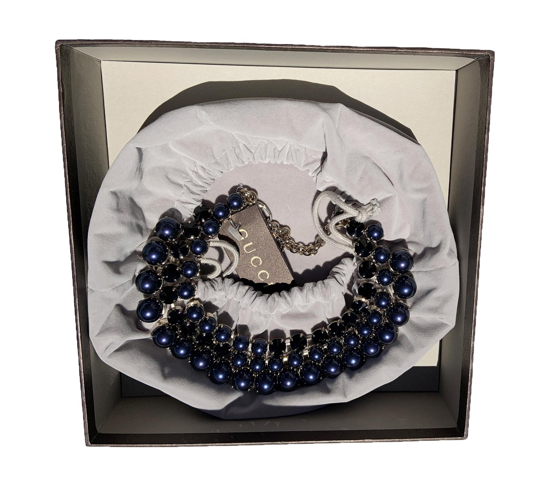navy pearl necklace