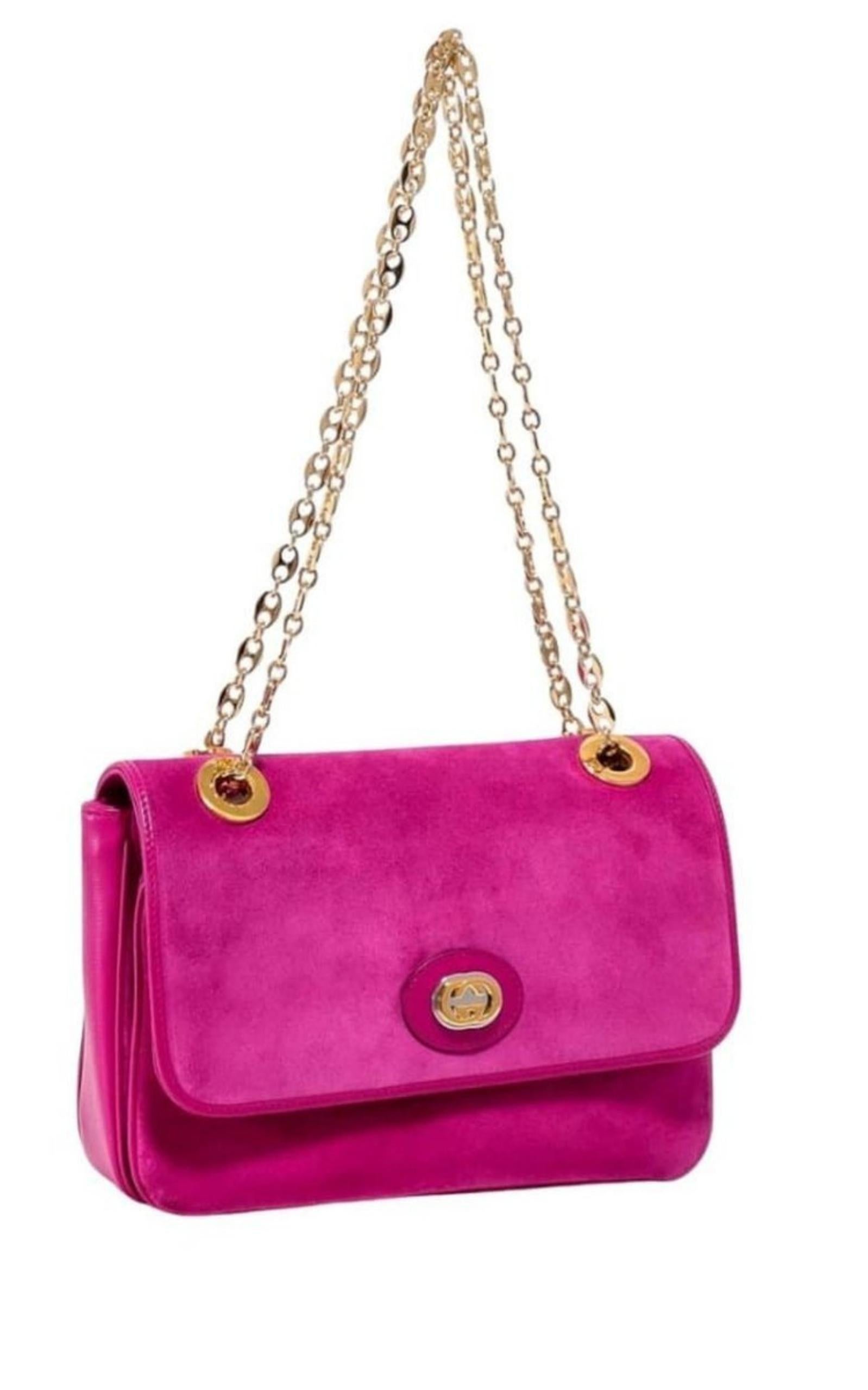 New Gucci Borsa a tracolla in camoscio rosa con catena d'oro In condizioni Nuovo in vendita a Brossard, QC
