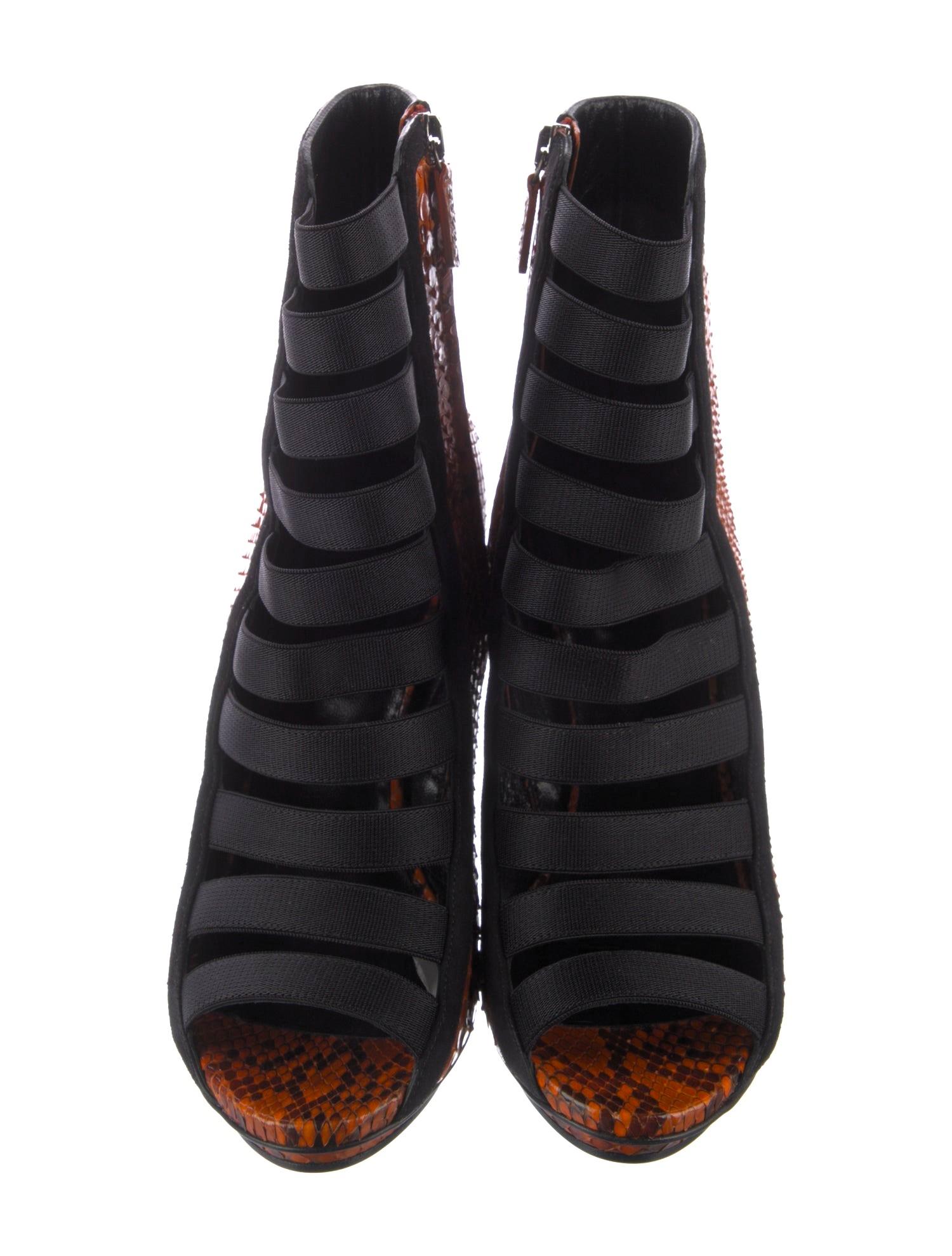 New Gucci Python Snakeskin 2014 Runway Nicki Minaj Heels Booties Boots Sz 37.5 in vendita 13