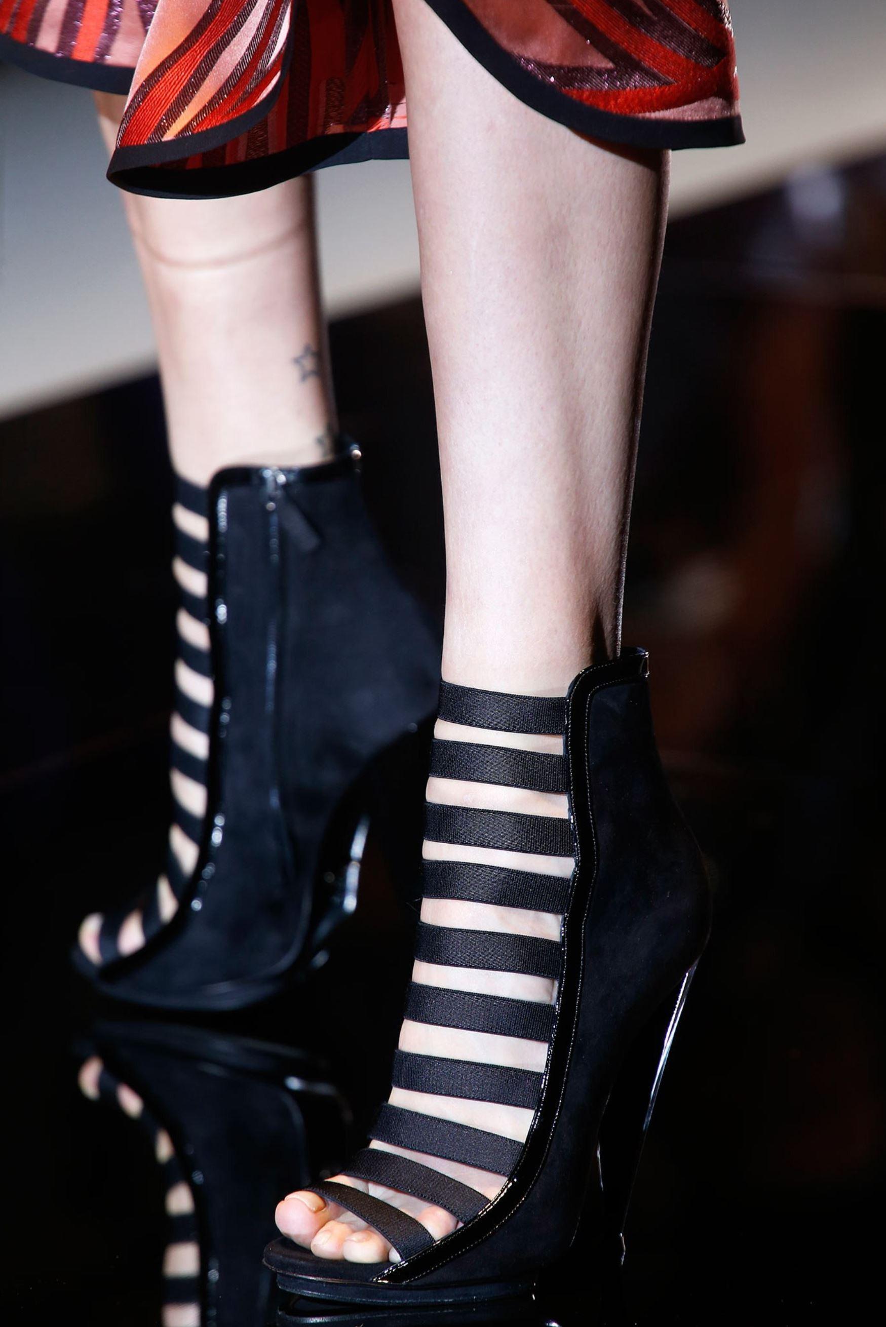 Gucci Bottes à talons Nicki Minaj en peau de serpent python S/S 2014 Runway Taille 38 en vente 14