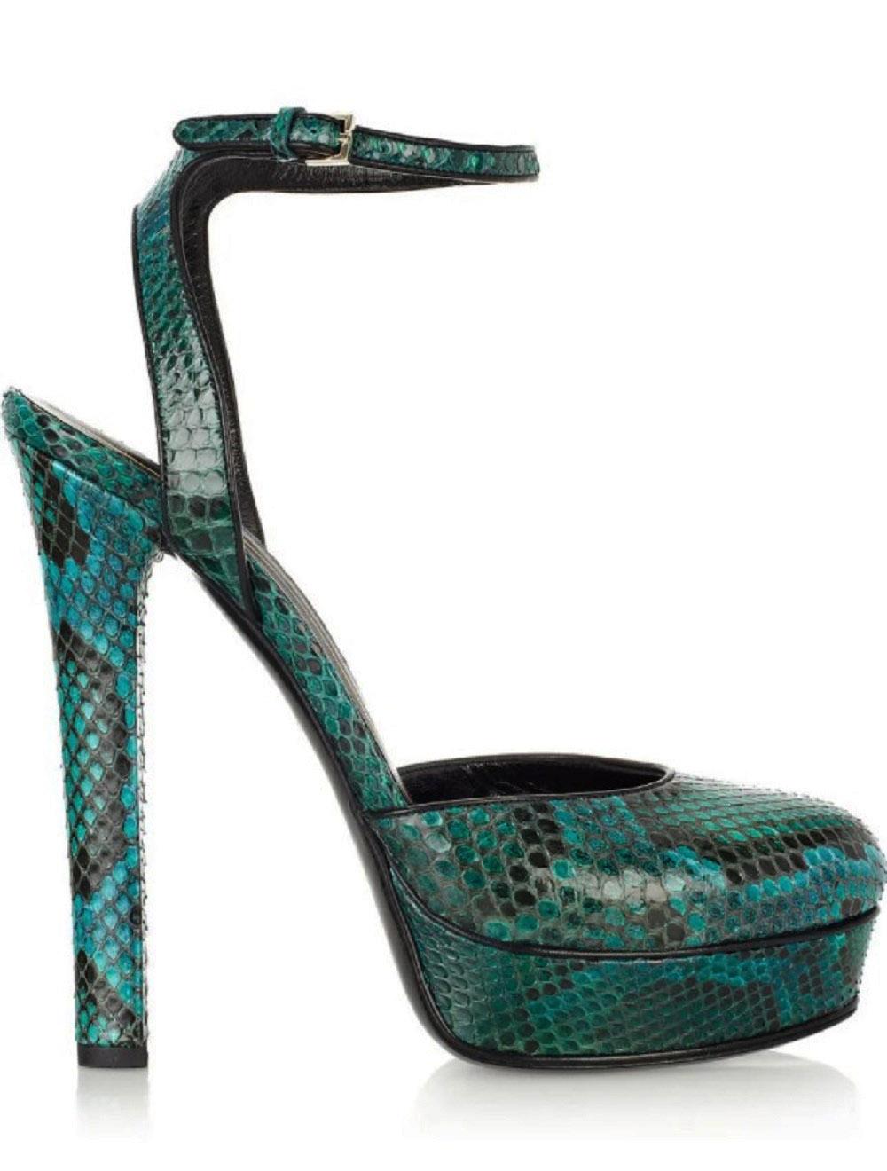 New Runway Gucci *Huston* Python Platform Shoes Sandals
Italian size 37 - US 7
Python Emerald Green, Buckle-Fastening Ankle Strap, Closed Almond Toe-Line, Leather Lining and Sole.
Heel Height - 6 inches, Platform - 1 inch.
Made in Italy.
New with