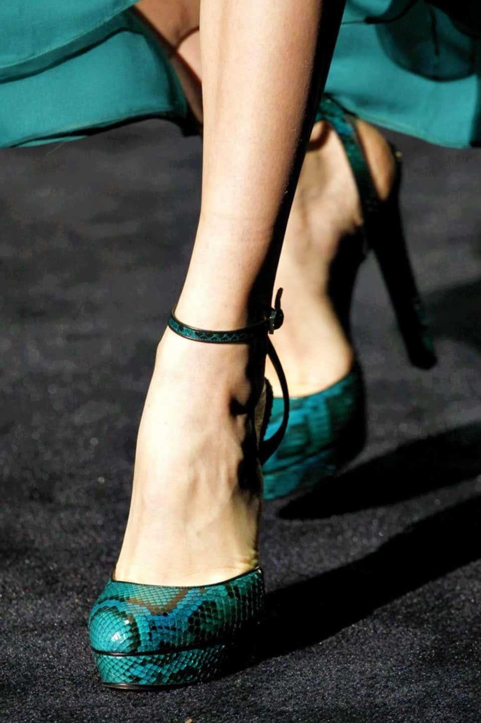 Women's New Gucci Runway Huston Emerald Green Python Platform Sandals It 37 - US 7