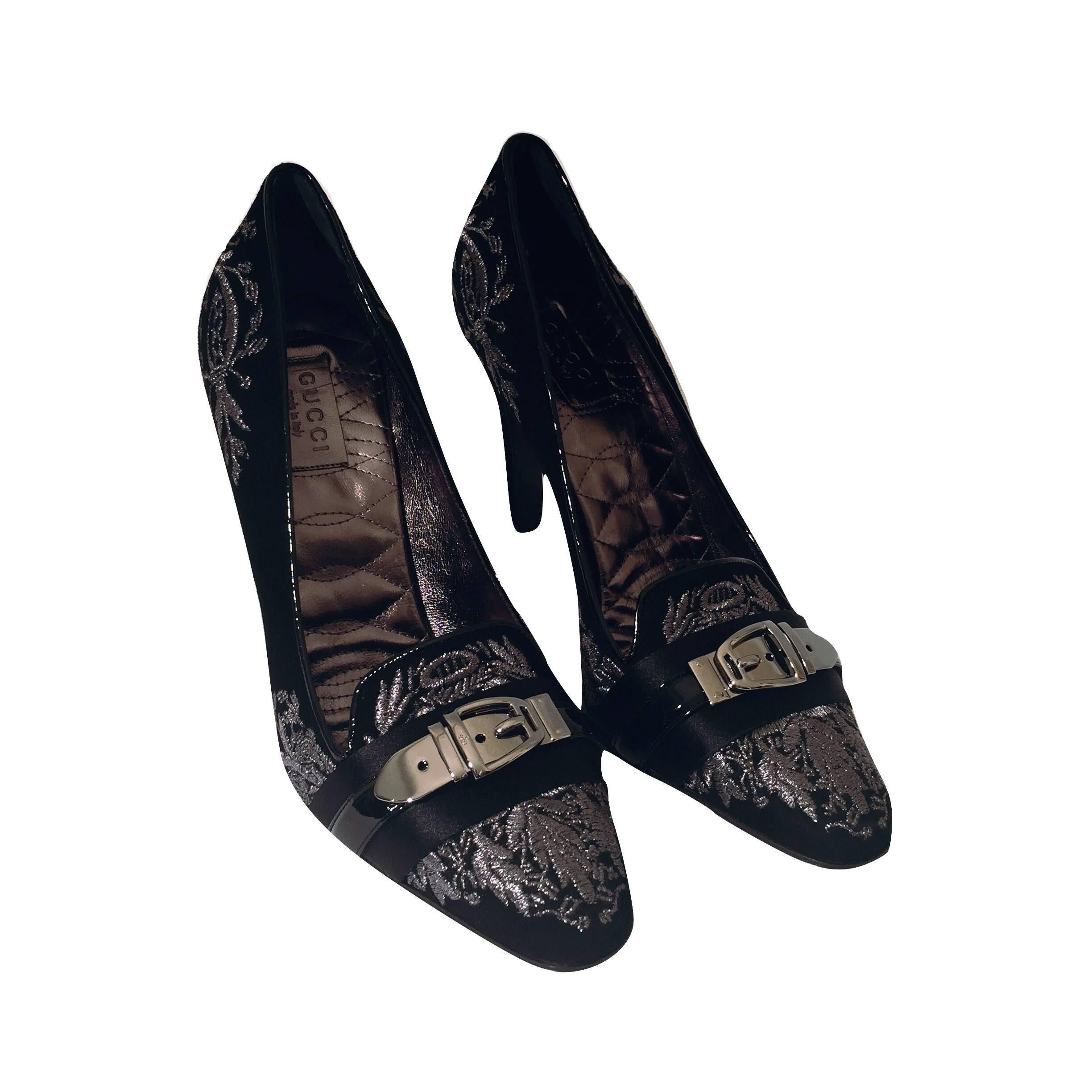 Noir Gucci Runway Escarpins à talons en daim avec boucle en brocart, Taille 38 en vente