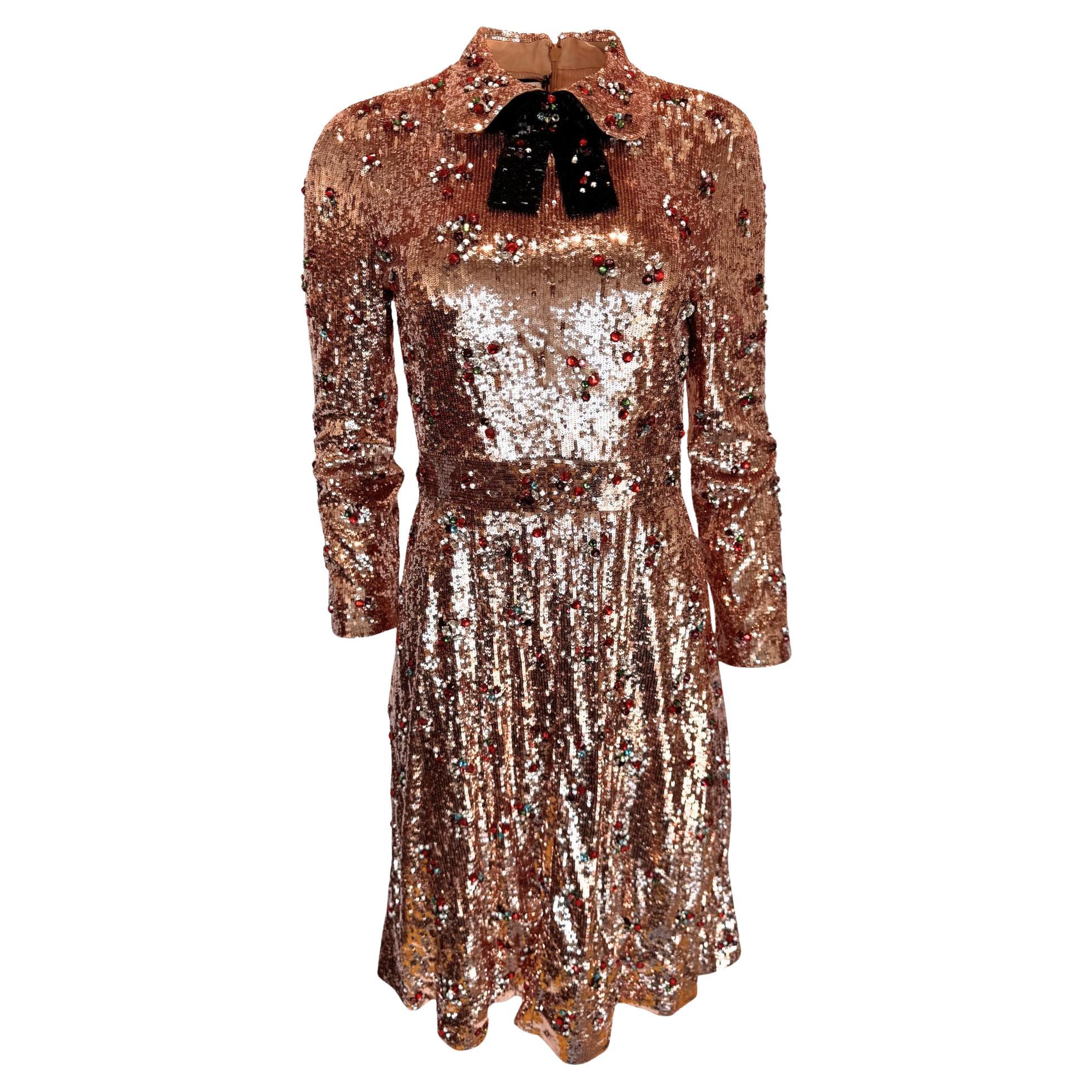New Gucci Pailletten mit Kristall besticktes Kleid Größe IT 42
