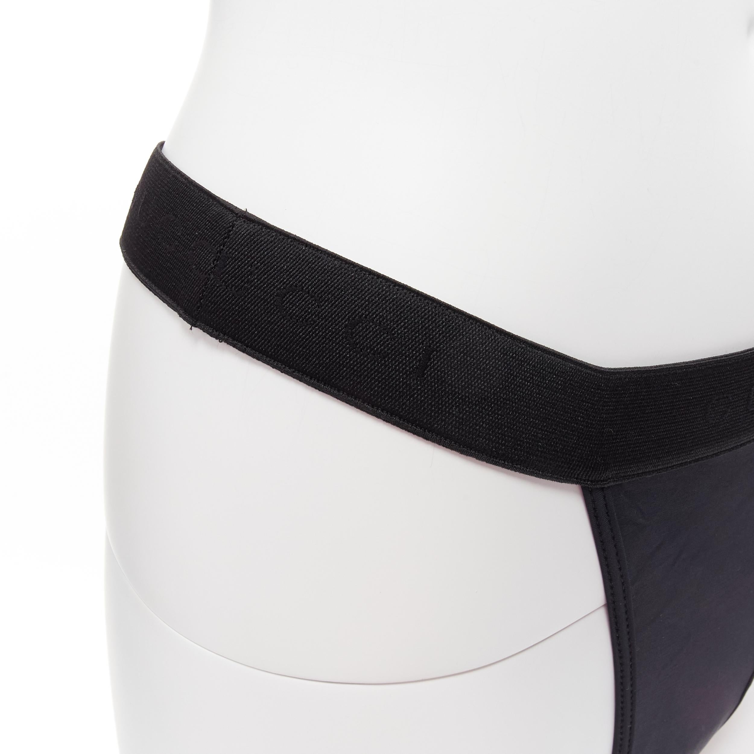 GUCCI Tom Ford Vintage Schwarzes 2-teiliges Bikini-Slip-Set mit GG-Logo in Hose im Angebot 4