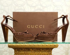 Sandales neuves Gucci en daim marron vintage à plateforme Kelly, taille 9 - 39