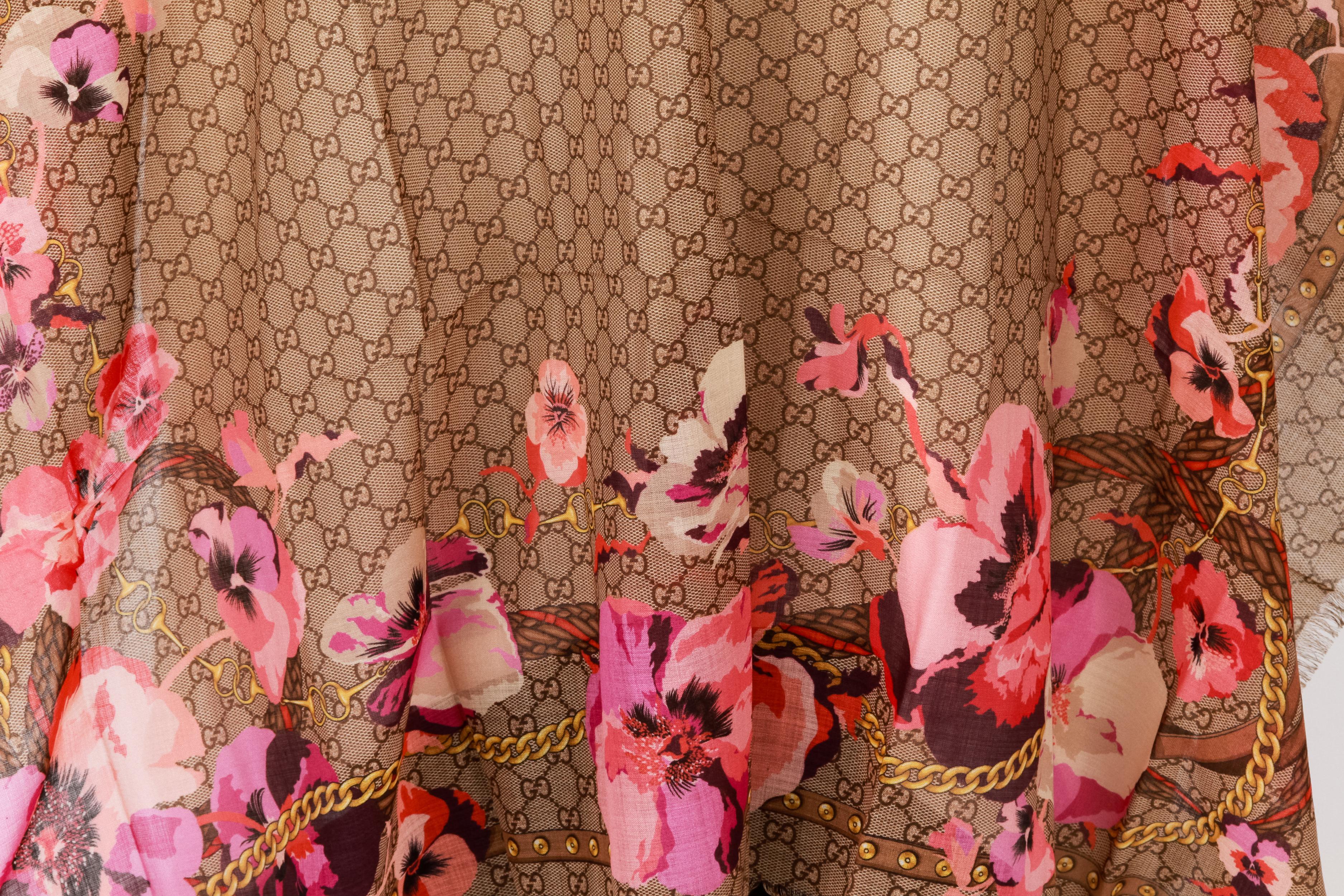 New 100% wool Gucci monogram pink flower shawl
 52