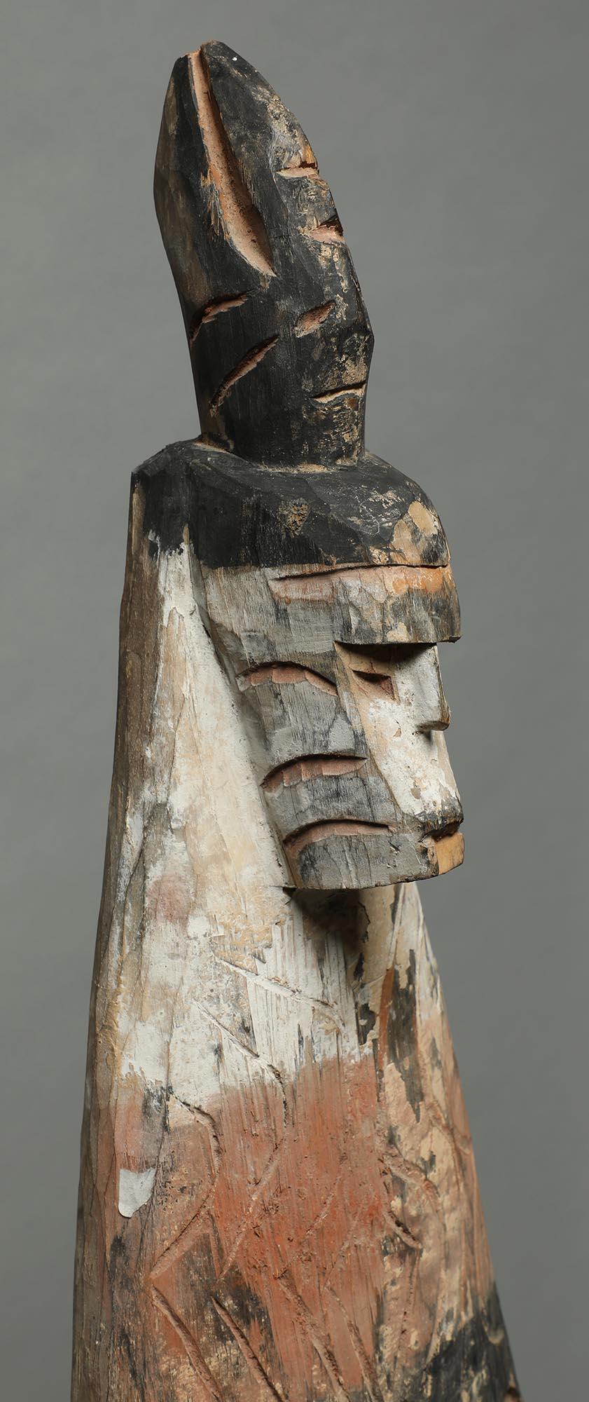 Große Asmat-Servierplatte aus Neuguinea mit Ancestor-Kopf auf der Oberseite (Indonesisch) im Angebot