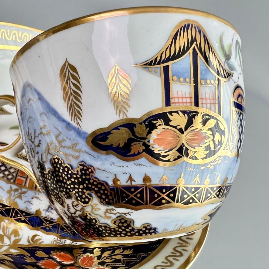 New Hall Trio de tasses à thé en pâte dure hybride, motif d'éléphant, Régence vers 1810 en vente 2