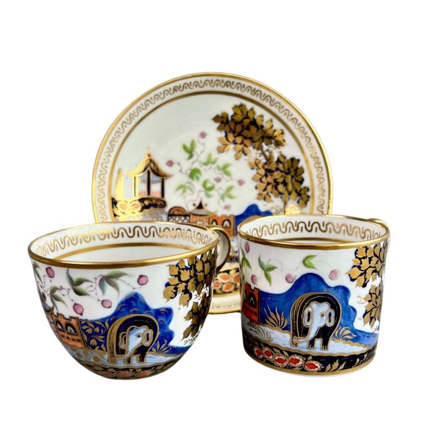 New Hall Trio de tasses à thé en pâte dure hybride, motif d'éléphant, Régence vers 1810 en vente