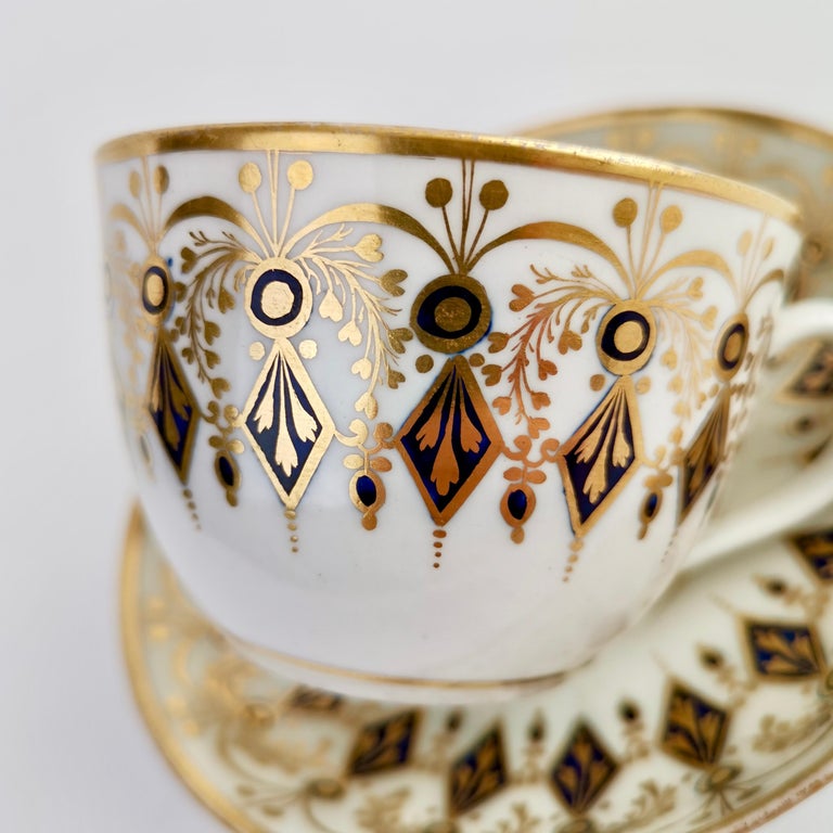 New Hall Hybrid Paste Porcelain Teacup, Neoclassical Cobalt Blue Gilt, ca 1810 In Good Condition For Sale In London, GB