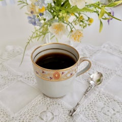 New Hall Orphaned Porcelain Coffee Cup, White with Gilt, Georgian, ca 1795