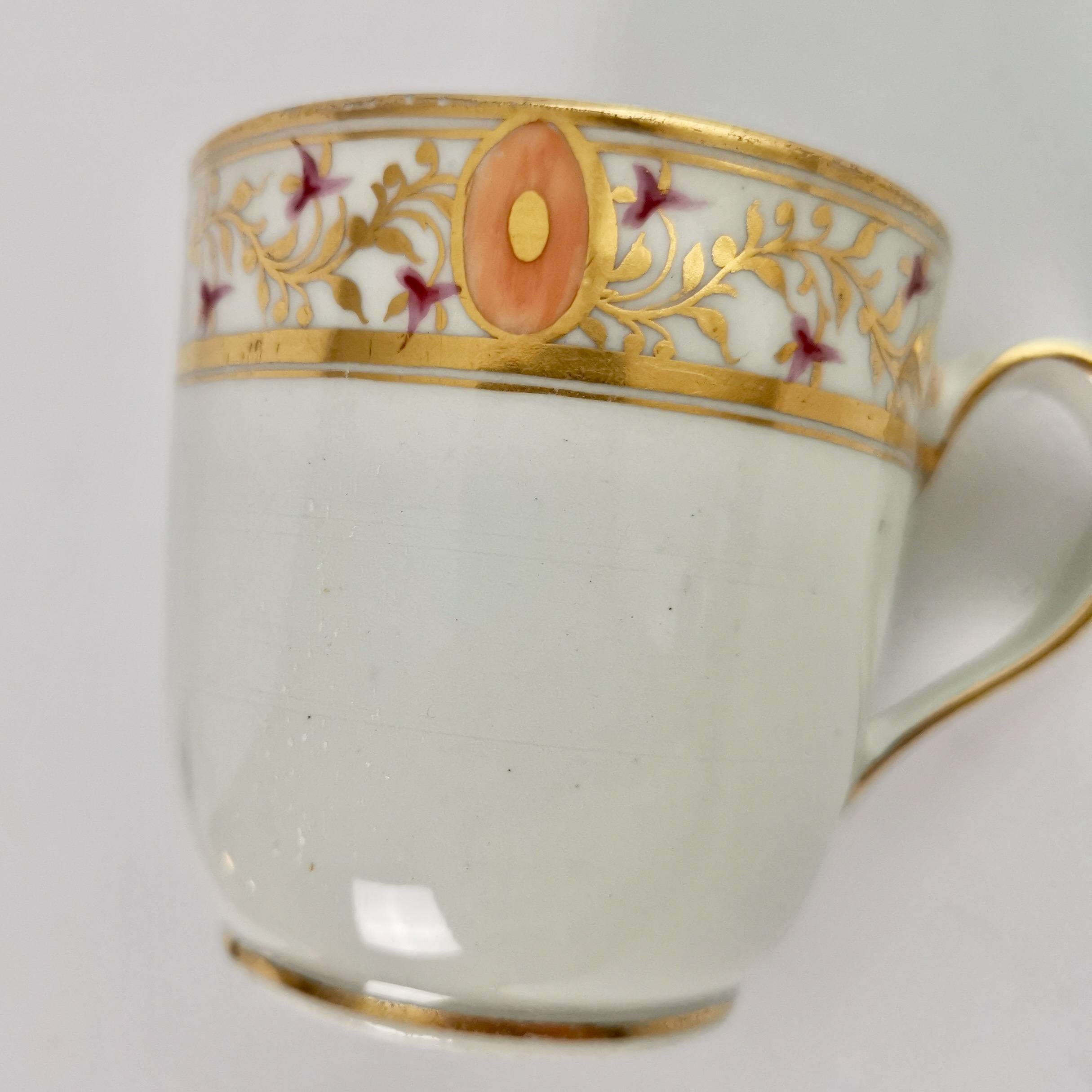 New Hall Orphaned Porcelain Coffee Cup, White with Gilt, Georgian, ca 1795 In Good Condition In London, GB