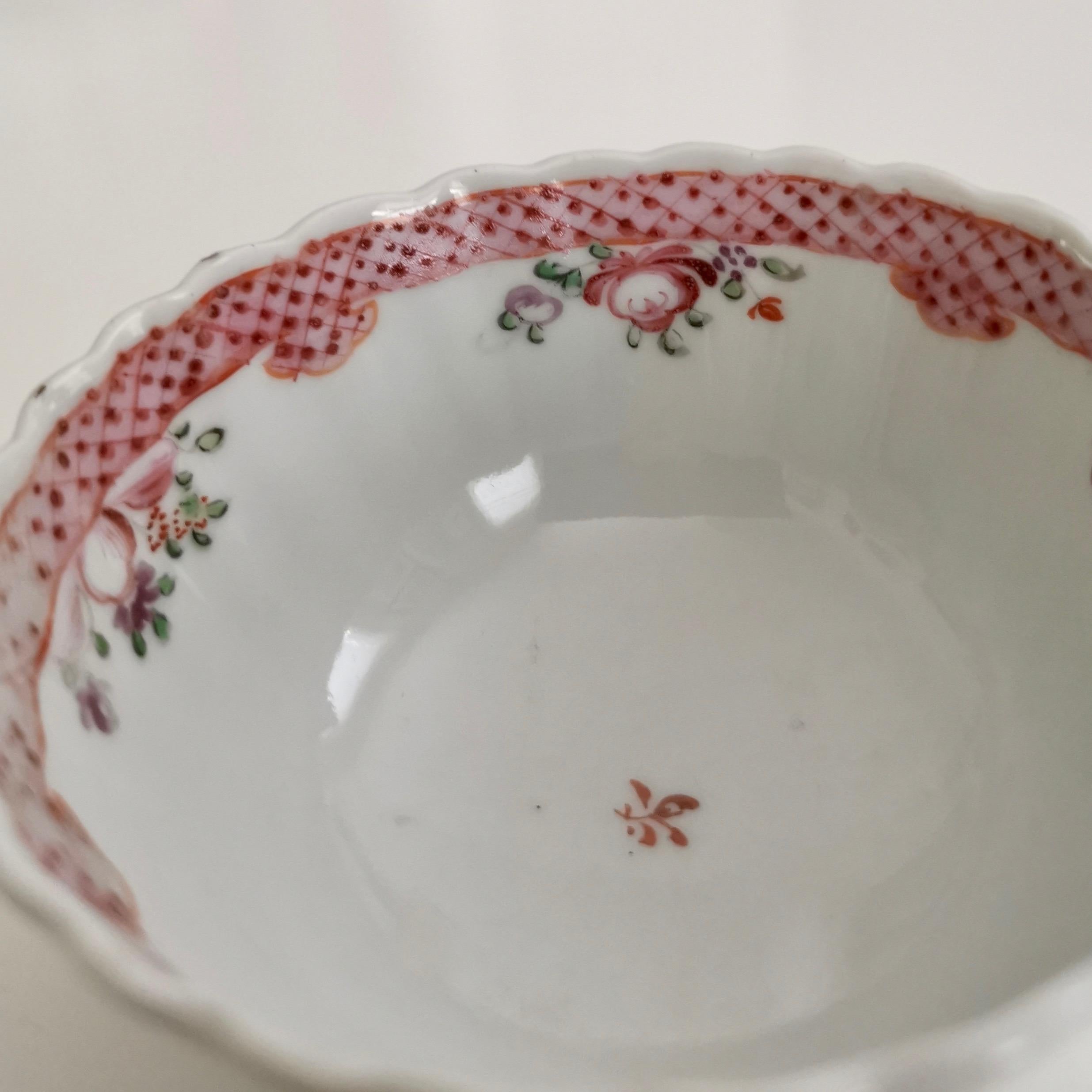 Hand-Painted New Hall Orphaned Porcelain Tea Bowl, Famille Rose Pattern, Georgian, circa 1795