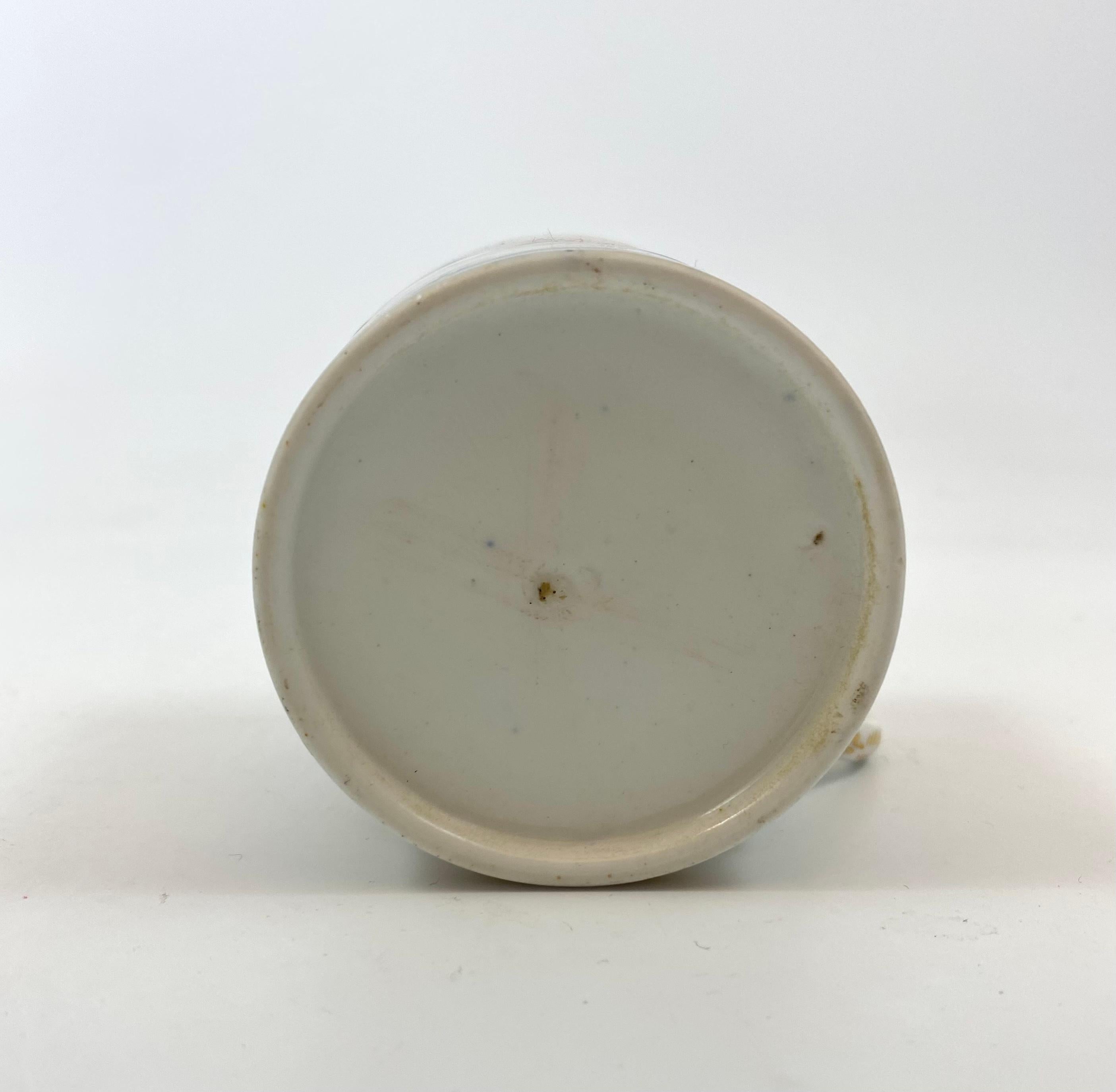 Early 19th Century New Hall Porcelain ‘Imari’ Coffee Can, c. 1810