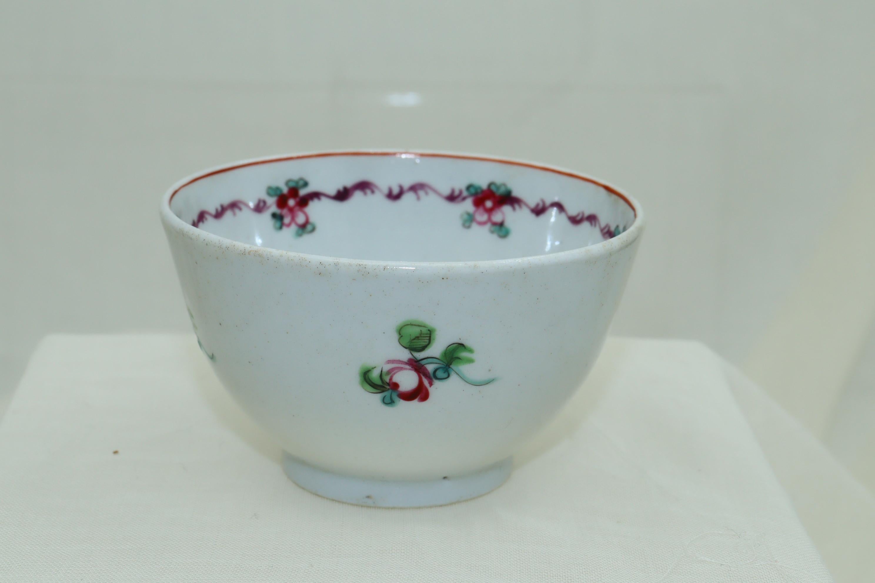 George III New Hall porcelain tea bowl c 1790 For Sale