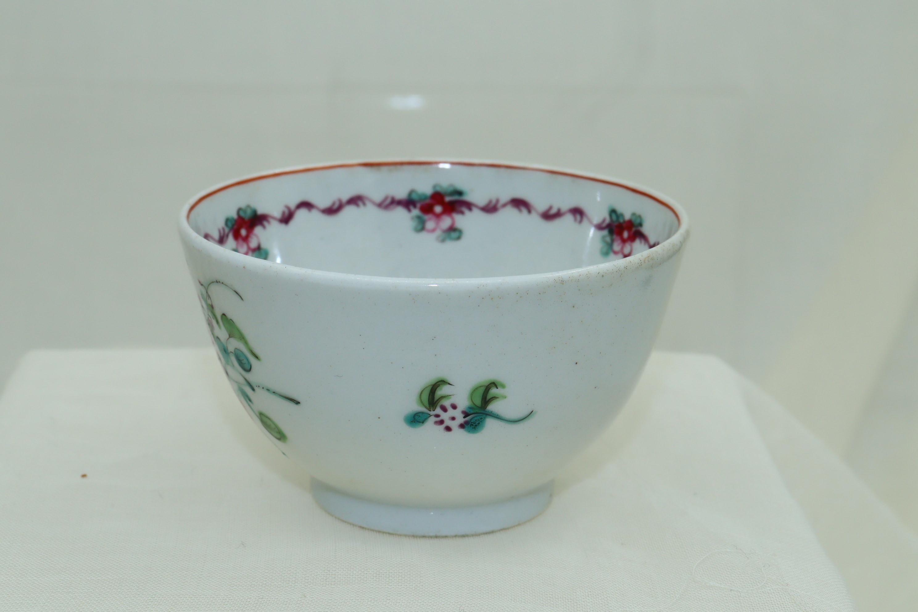 English New Hall porcelain tea bowl c 1790 For Sale