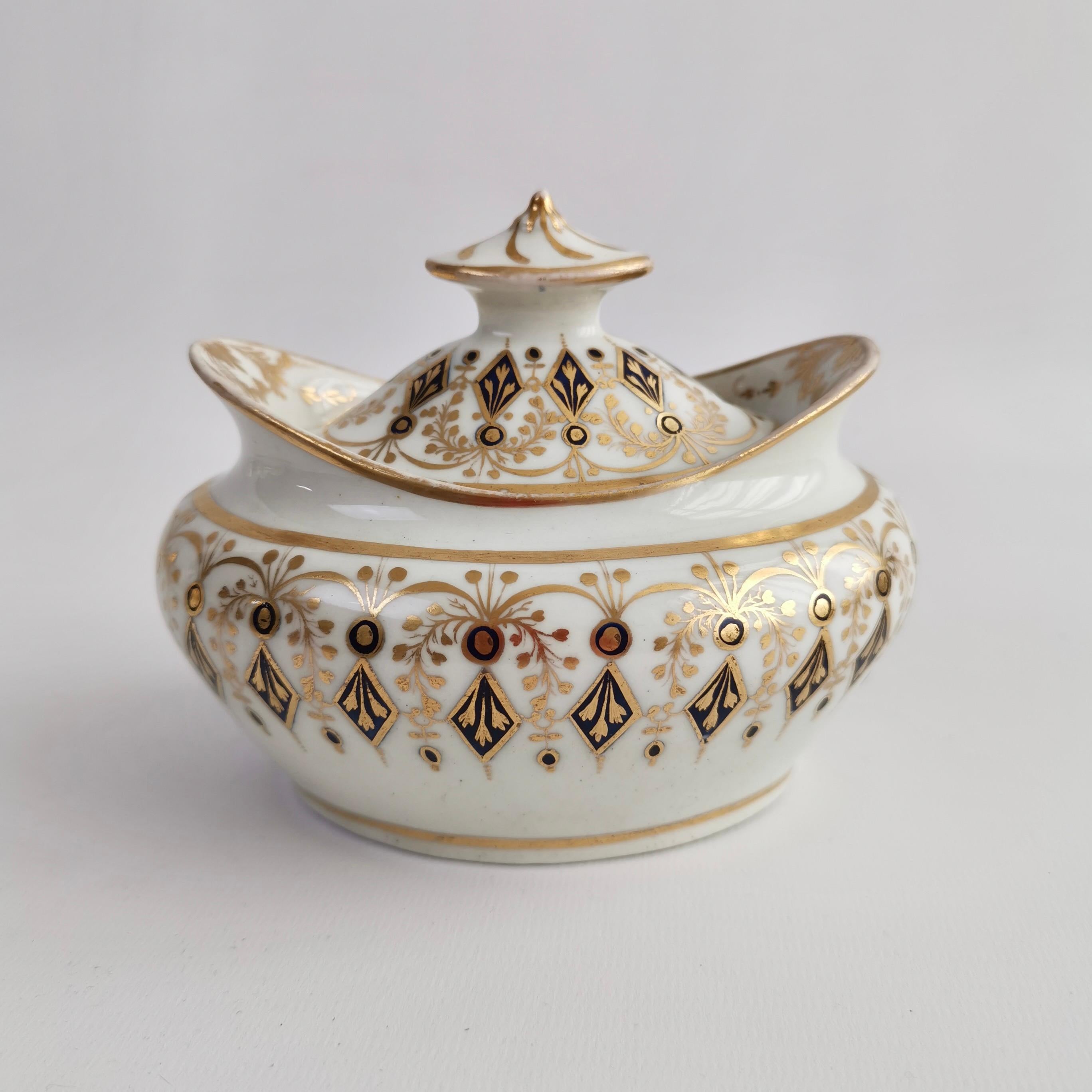 New Hall Porcelain Tea Service, Neoclassical Cobalt Blue and Gilt, ca 1810 In Good Condition For Sale In London, GB