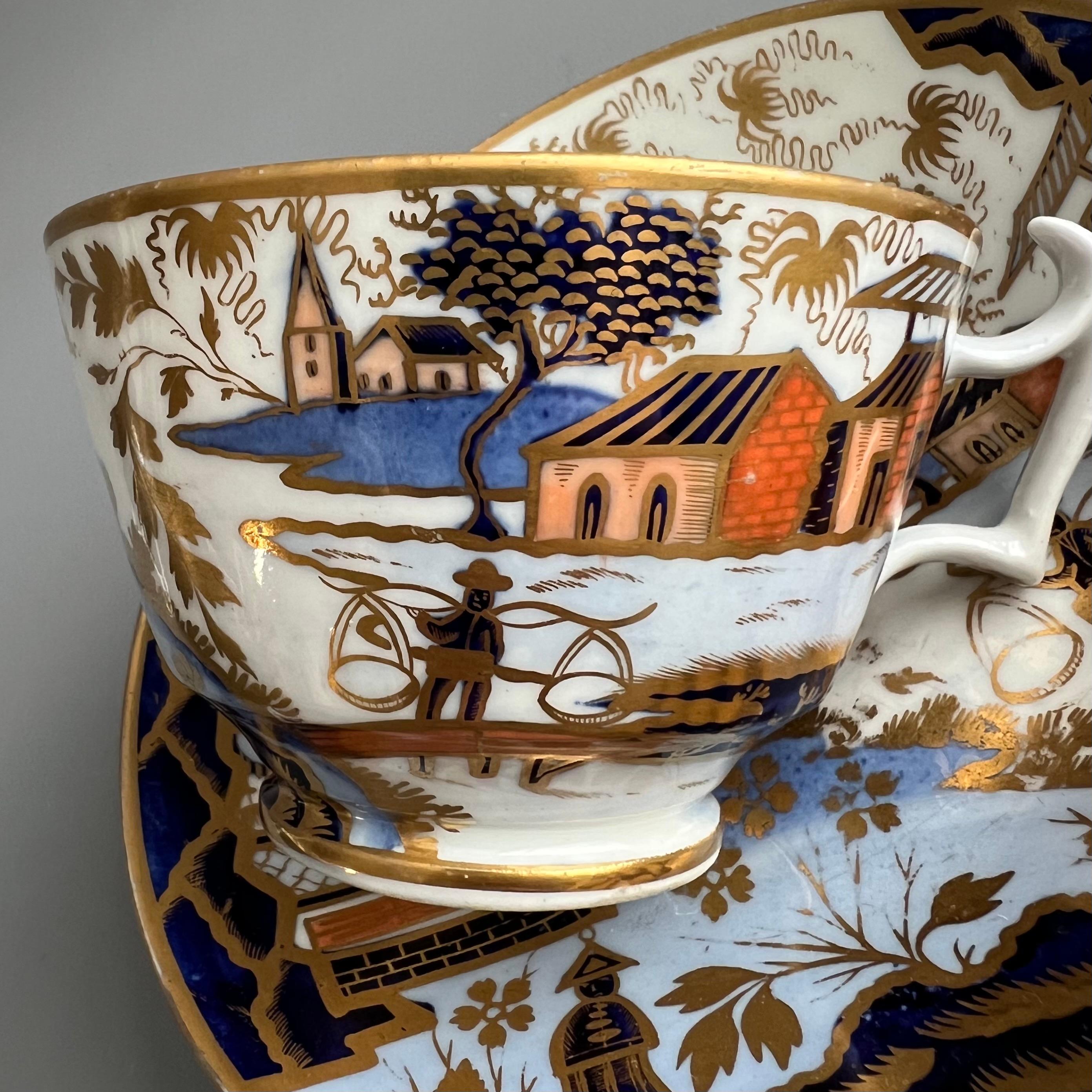 New Hall Porcelain Teacup, Chinoiserie Water Carrier Pattern 1163, Ca 1815 In Good Condition In London, GB