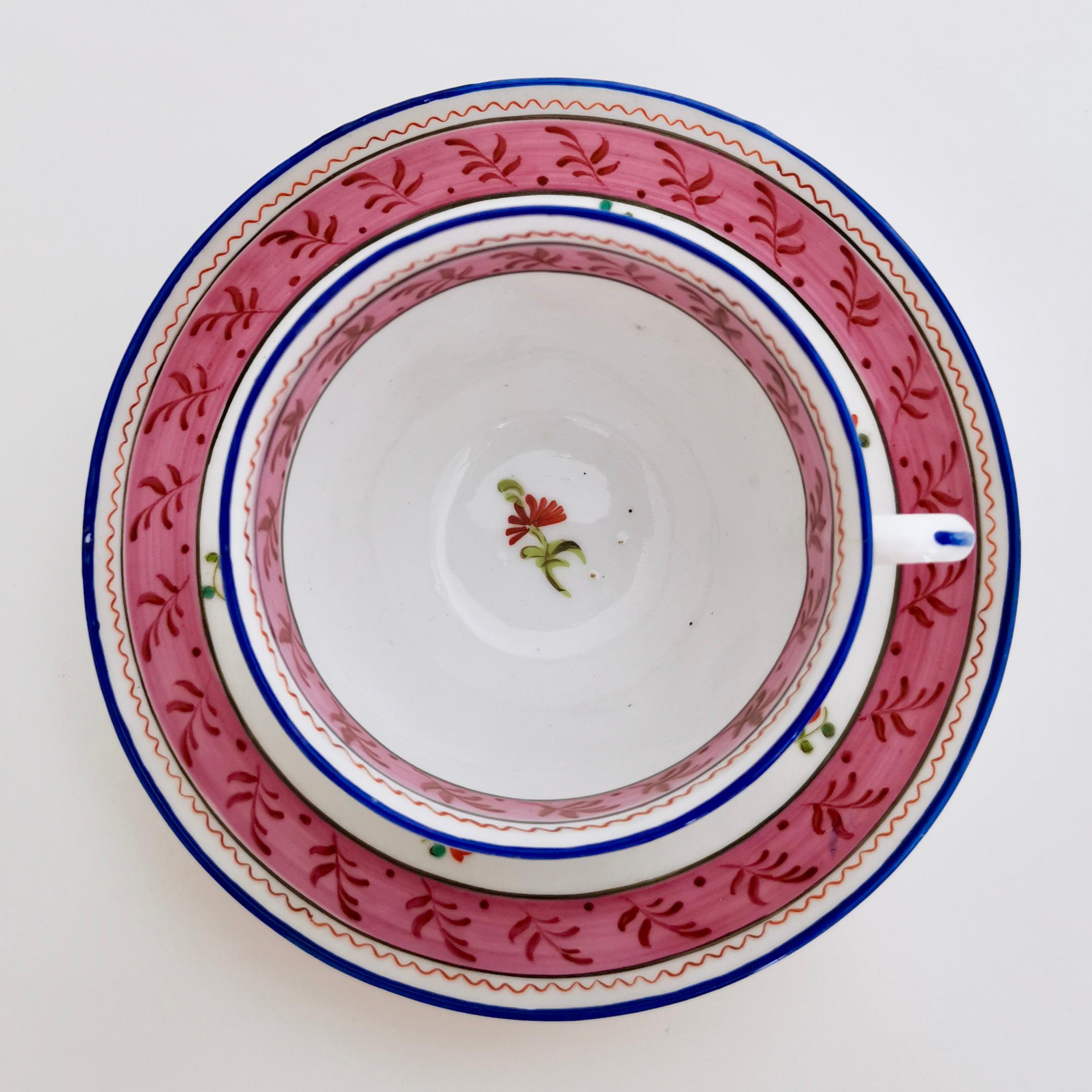 New Hall Porcelain Teacup, Hybrid Paste, Flowers Patt, 1180, circa 1815 In Good Condition In London, GB