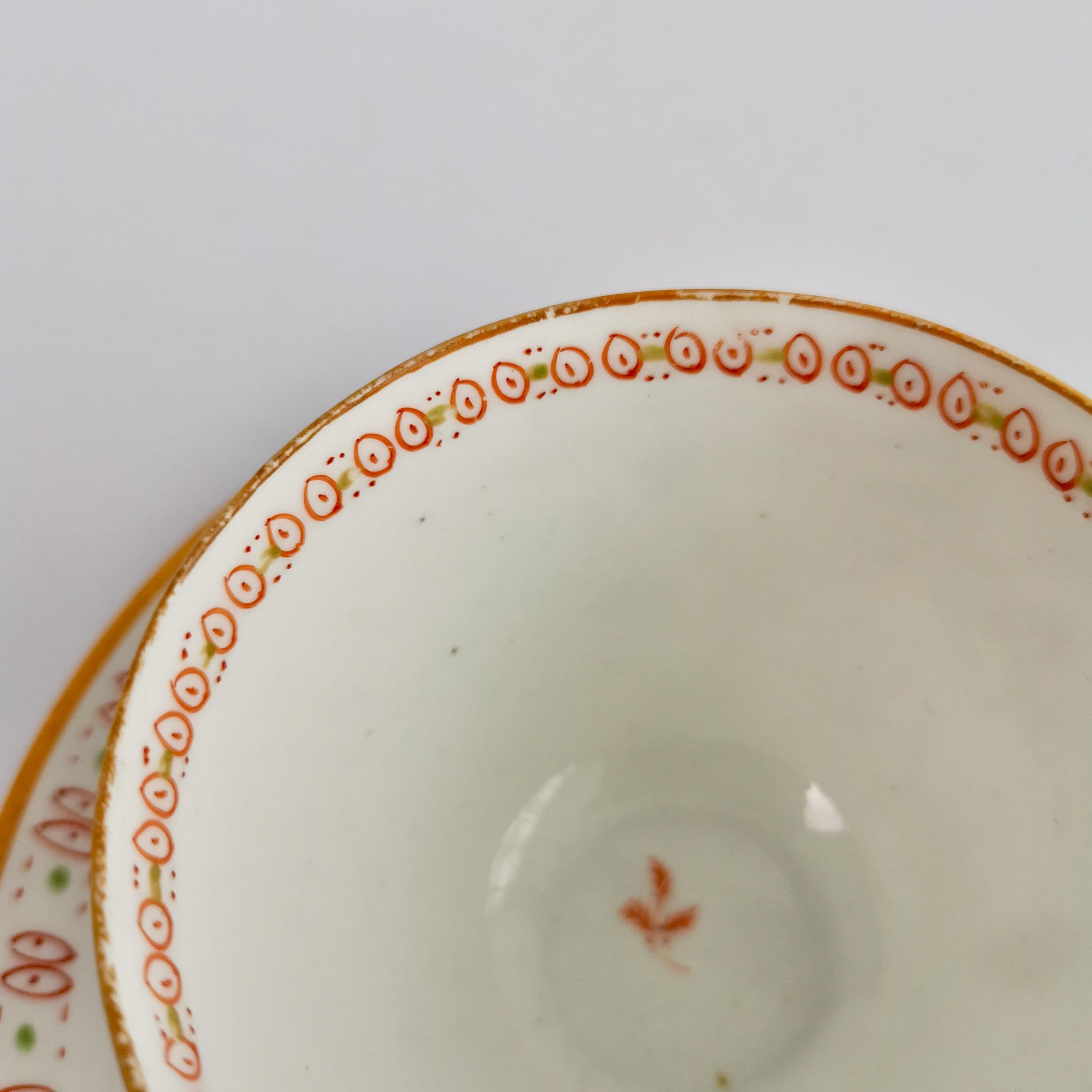 New Hall Porcelain Teacup, Yellow Shell Pattern 1045, ca 1810 In Good Condition In London, GB