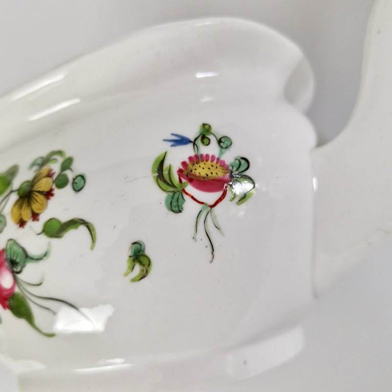 New Hall Porcelain Teapot, White with Flowers, Regency ca 1815 For Sale