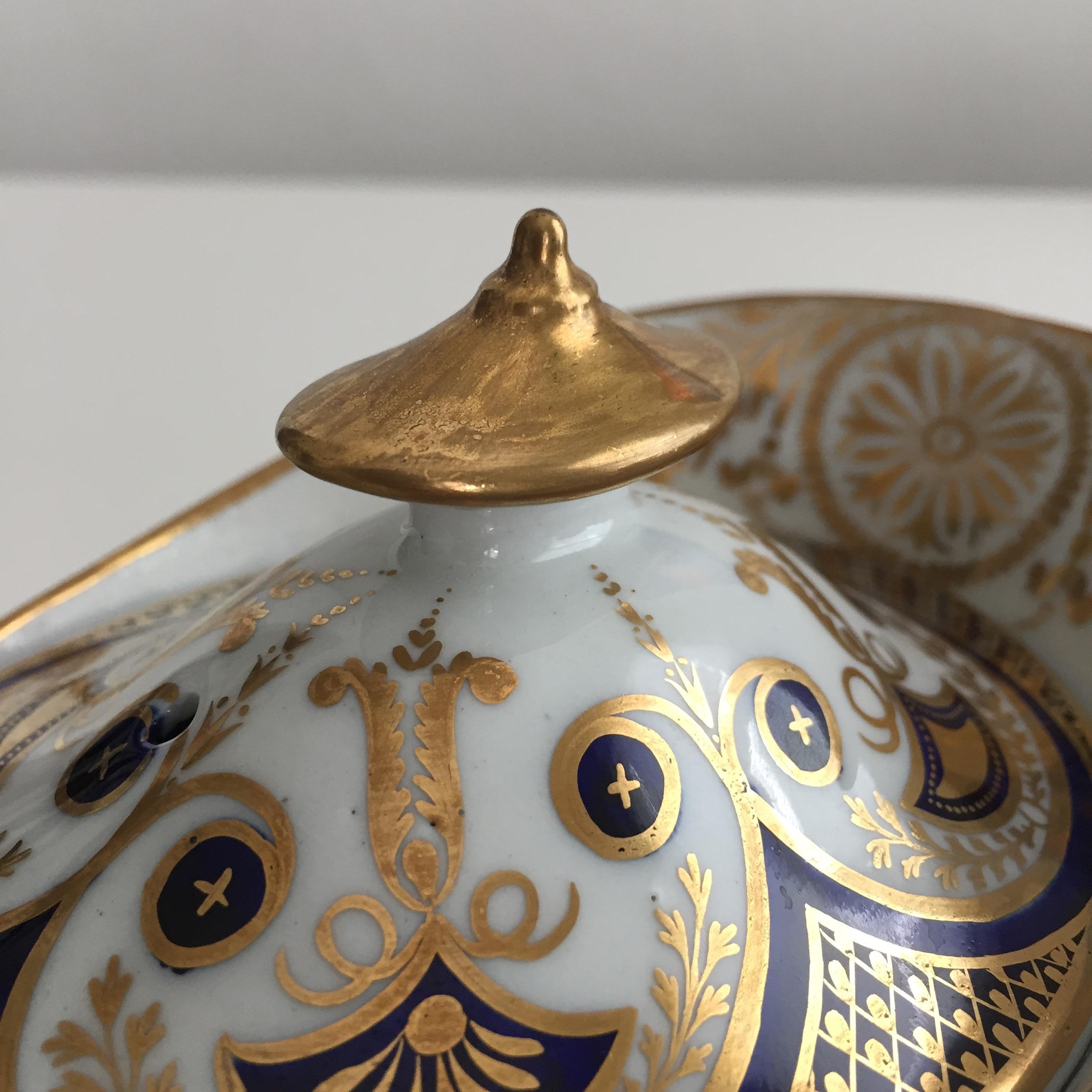 Hand-Painted New Hall Porcelain Teapot, Boat Shape Cobalt Blue and Gilt, Regency ca 1810