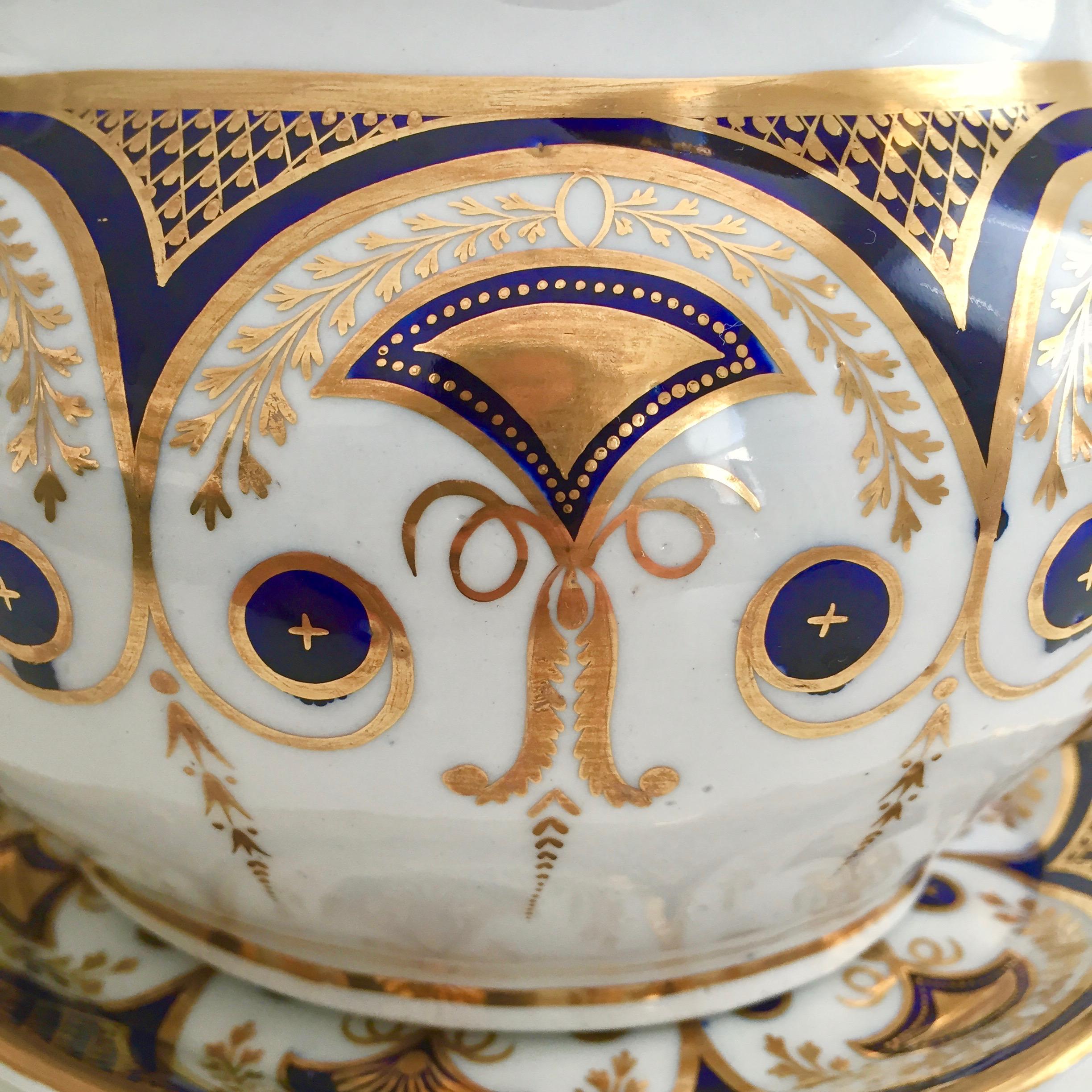 New Hall Porcelain Teapot, Boat Shape Cobalt Blue and Gilt, Regency ca 1810 In Excellent Condition In London, GB