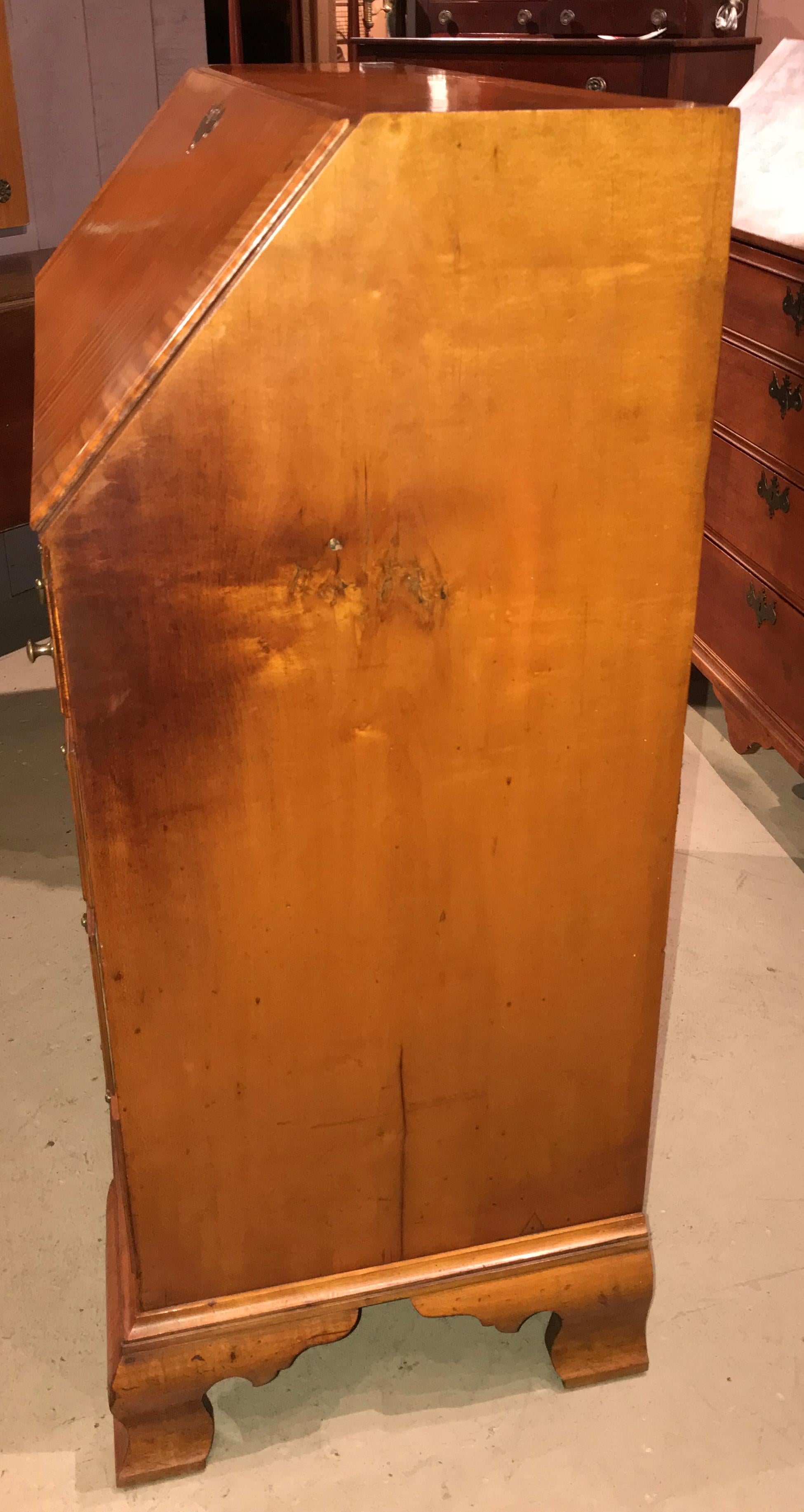 American New Hampshire Chippendale Tiger Maple Slant Front Desk, circa 1790