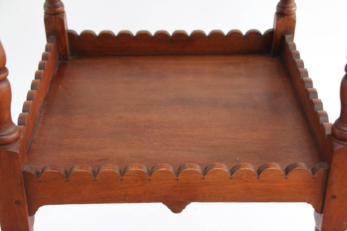 Early 19th Century New Hampshire Federal Scalloped Birch Stand For Sale