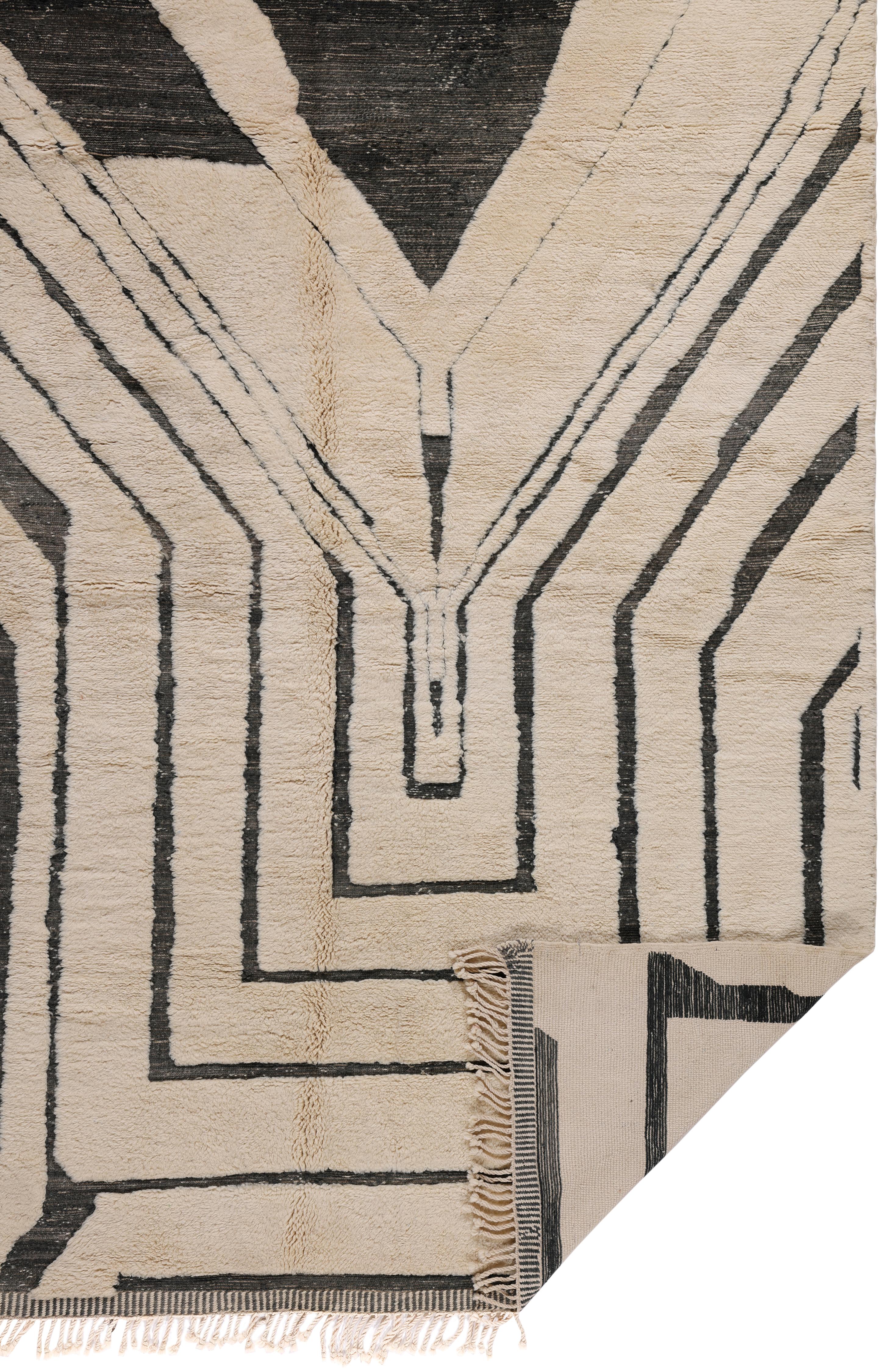 New Hand-Knotted Moroccan Rug in Cream and Black Abstract Geometric Design For Sale 4