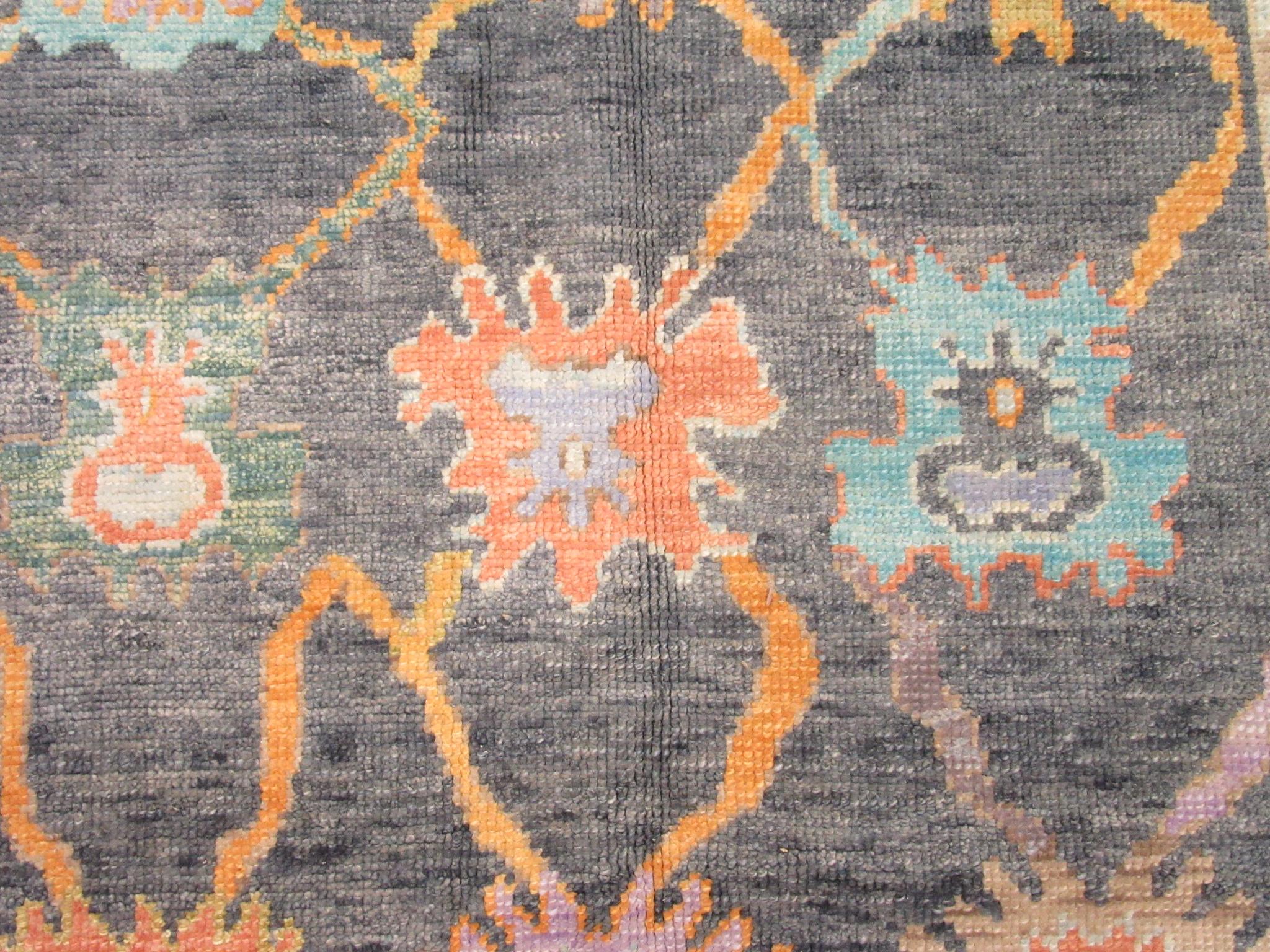 New Hand Knotted Turkish Oushak Rug In New Condition In Atlanta, GA