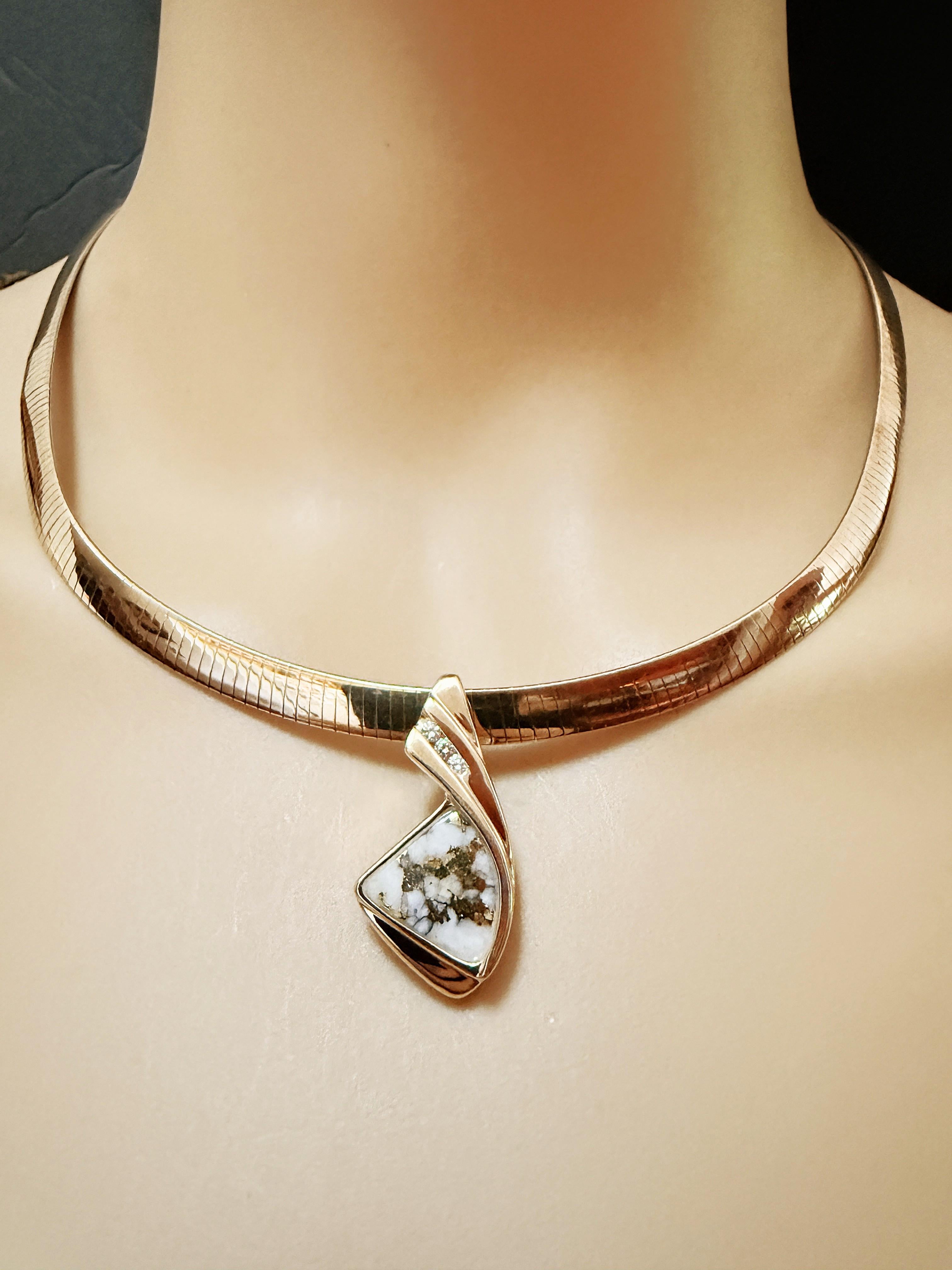 Nuova collana Hand Made in oro giallo 14K con pietra di quarzo d'oro e diamante da .05 carati in vendita 7