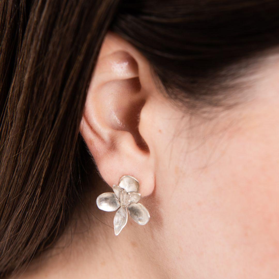 Pendientes Flor Amancay Dolores Ortega de plata de ley en venta 1