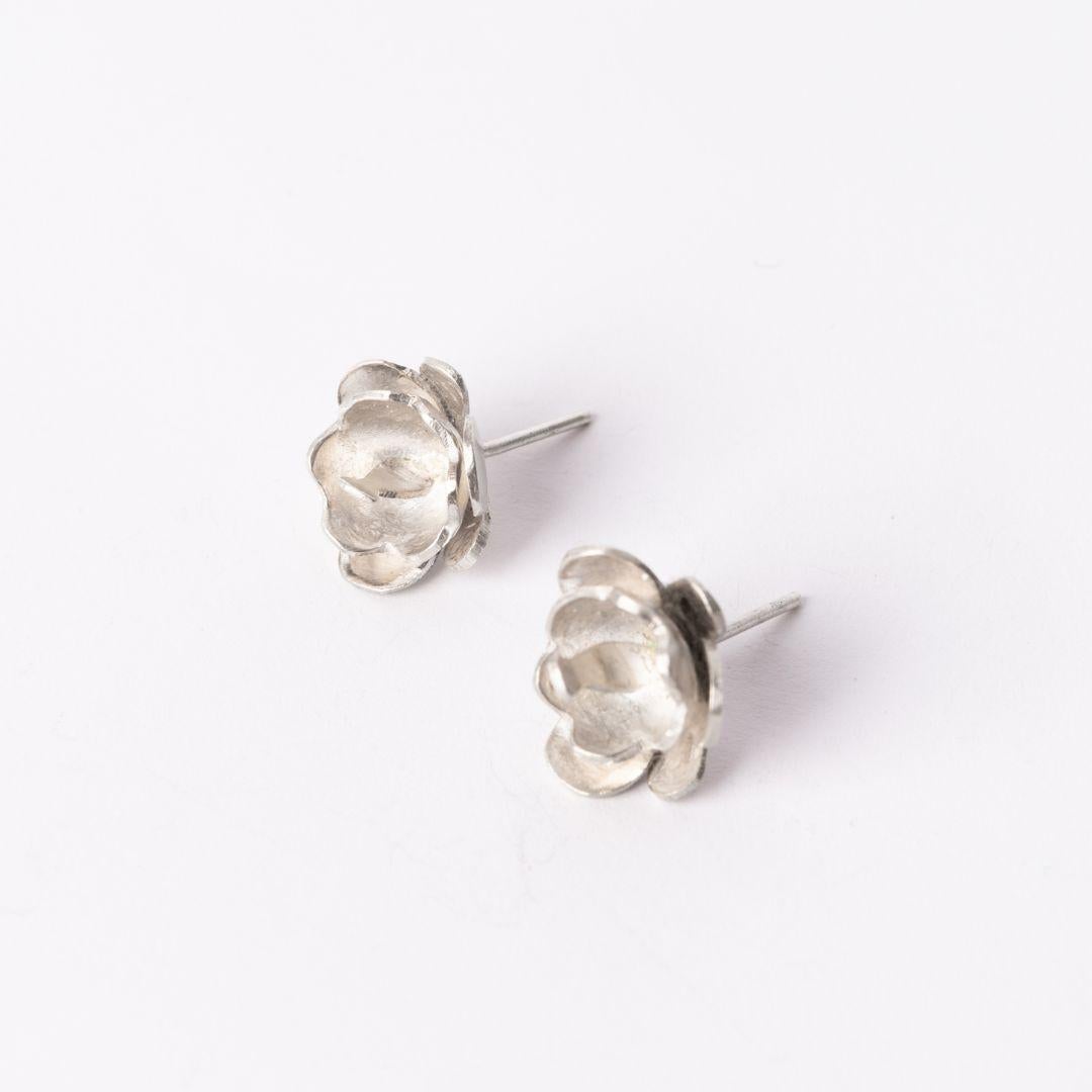 Dolores Ortega Calafate Flower Earrings in Sterling Silver In New Condition For Sale In Pigüé, AR