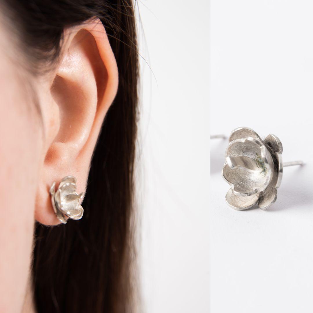Dolores Ortega Calafate Flower Earrings in Sterling Silver For Sale 2