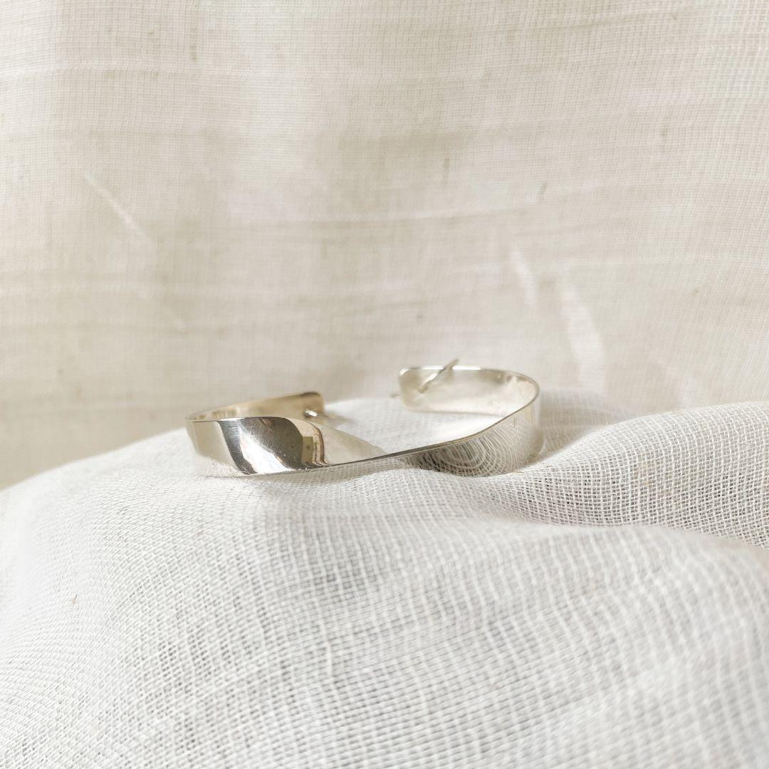 Contemporaneo Bracciale Kawsay di Dolores Ortega in argento 925 in vendita