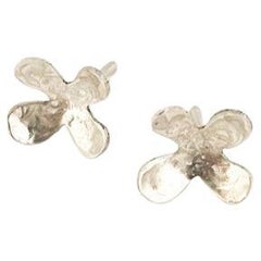 New Handcrafted Sterling Silver Mini Four-Petal Flower Earrings - Delicate (Boucles d'oreilles en argent sterling à quatre pétales)