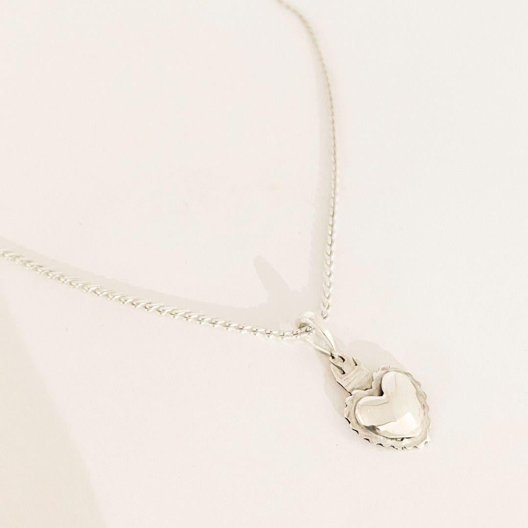 Dolores Ortega Sacred Heart Pendant Necklace in 925 Sterling Silver In New Condition For Sale In Pigüé, AR