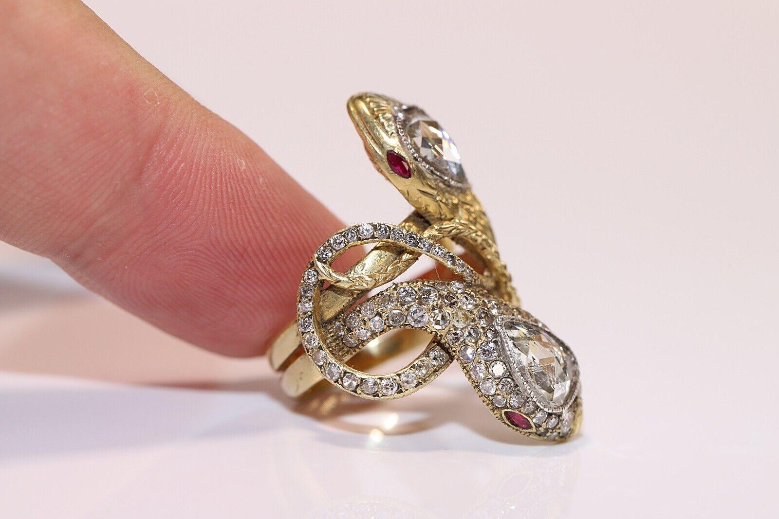 New Handmade 18k Gold Natural Diamond And Ruby Decorated Big Strong Snake Ring (Moderne) im Angebot