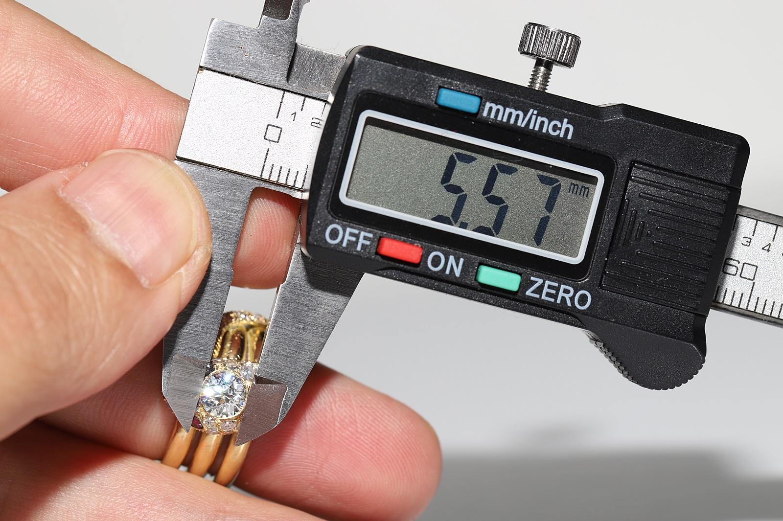 New Handmade 18K Gold Natural Diamond and Ruby Snake Ring (Bague serpent en or 18K) en vente 5