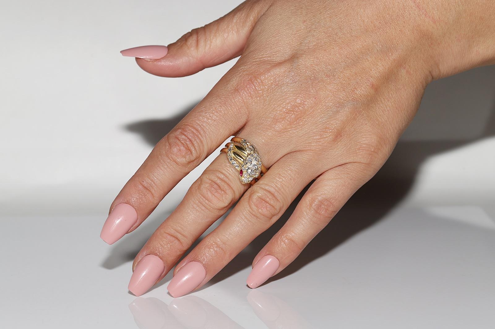 New Handmade 18K Gold Natural Diamond and Ruby Snake Ring (Bague serpent en or 18K) en vente 6