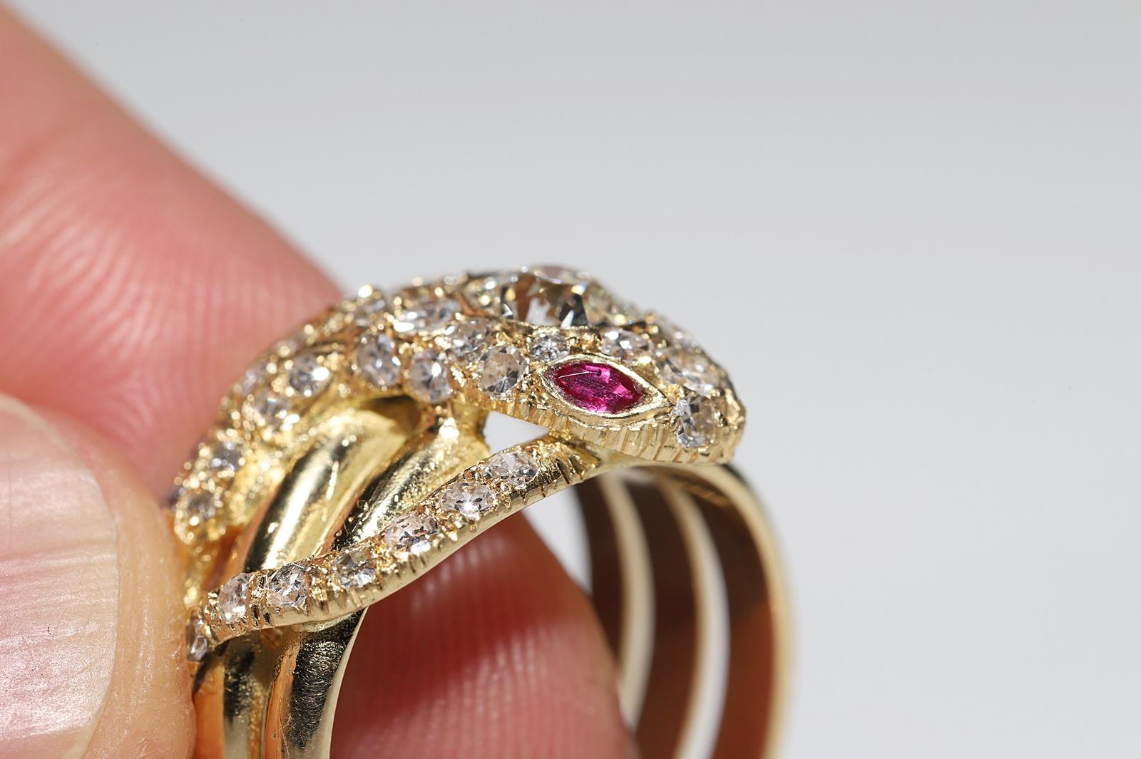 New Handmade 18K Gold Natural Diamond and Ruby Snake Ring (Bague serpent en or 18K) Pour femmes en vente