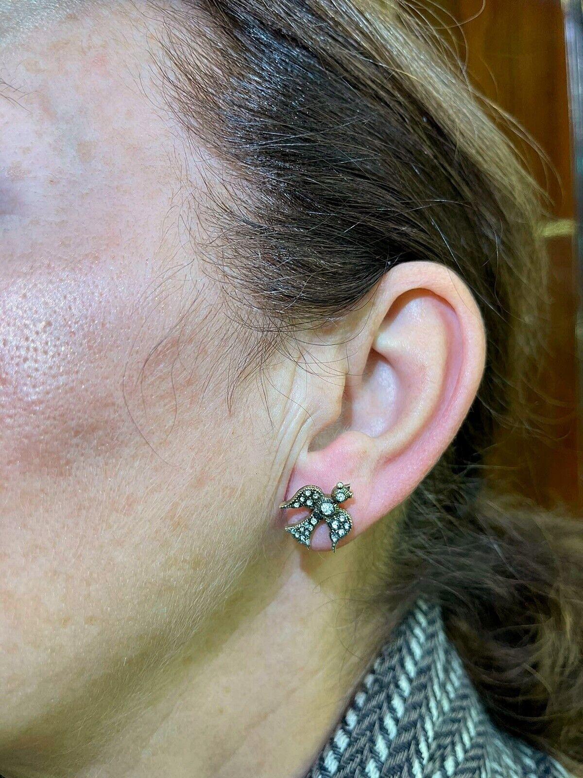 Nuevo Pendiente de oro de 18 quilates con diamantes naturales talla rosa decorado con pájaros en venta 8