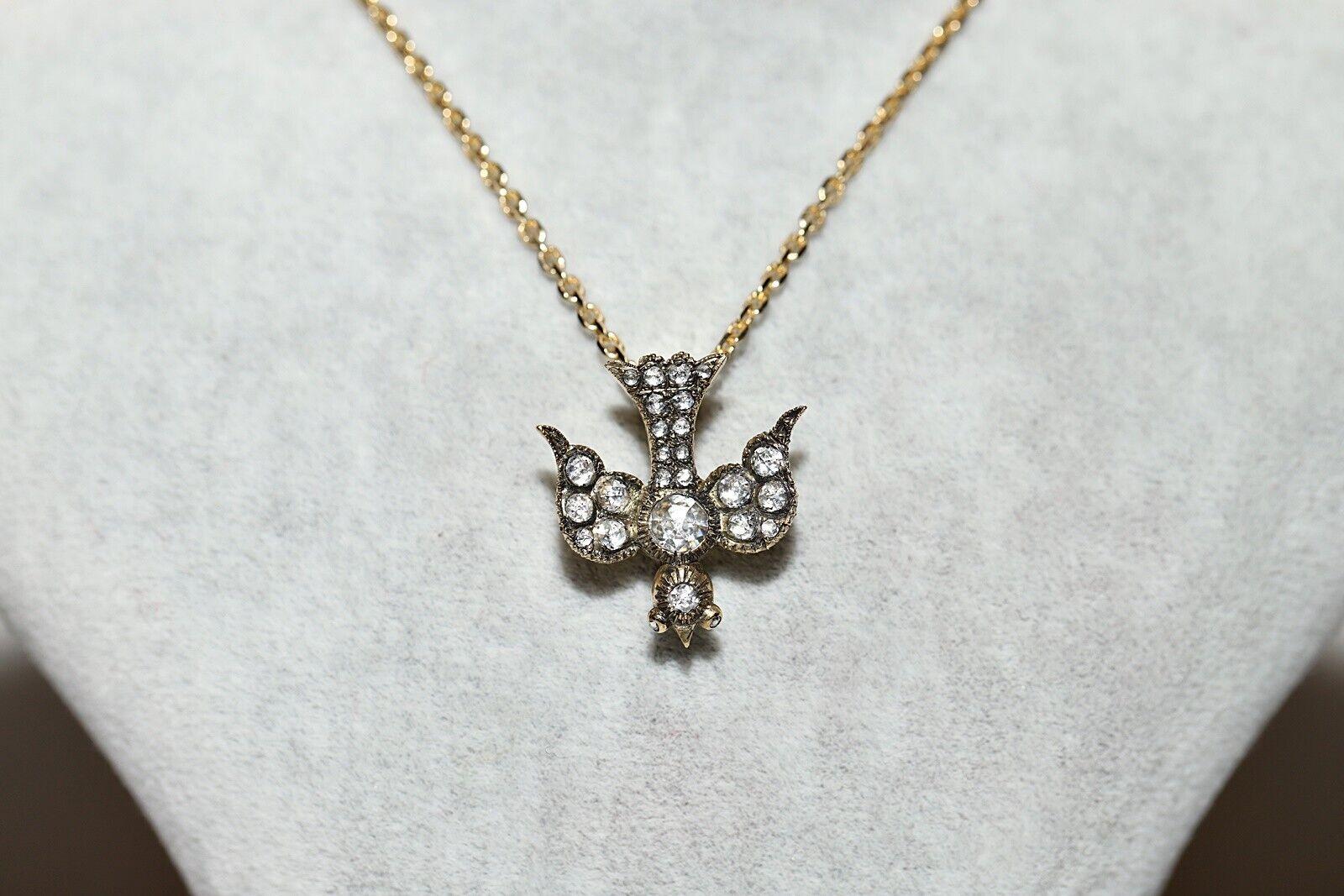 En muy buen estado.
El peso total es de 10,2 gramos.
Totalmente es diamante de 0,54 quilates.
El diamante es de color G-H y claridad vvs-vs-s1.
La longitud total de la cadena es de 45 cm.
Ponte en contacto para cualquier pregunta.