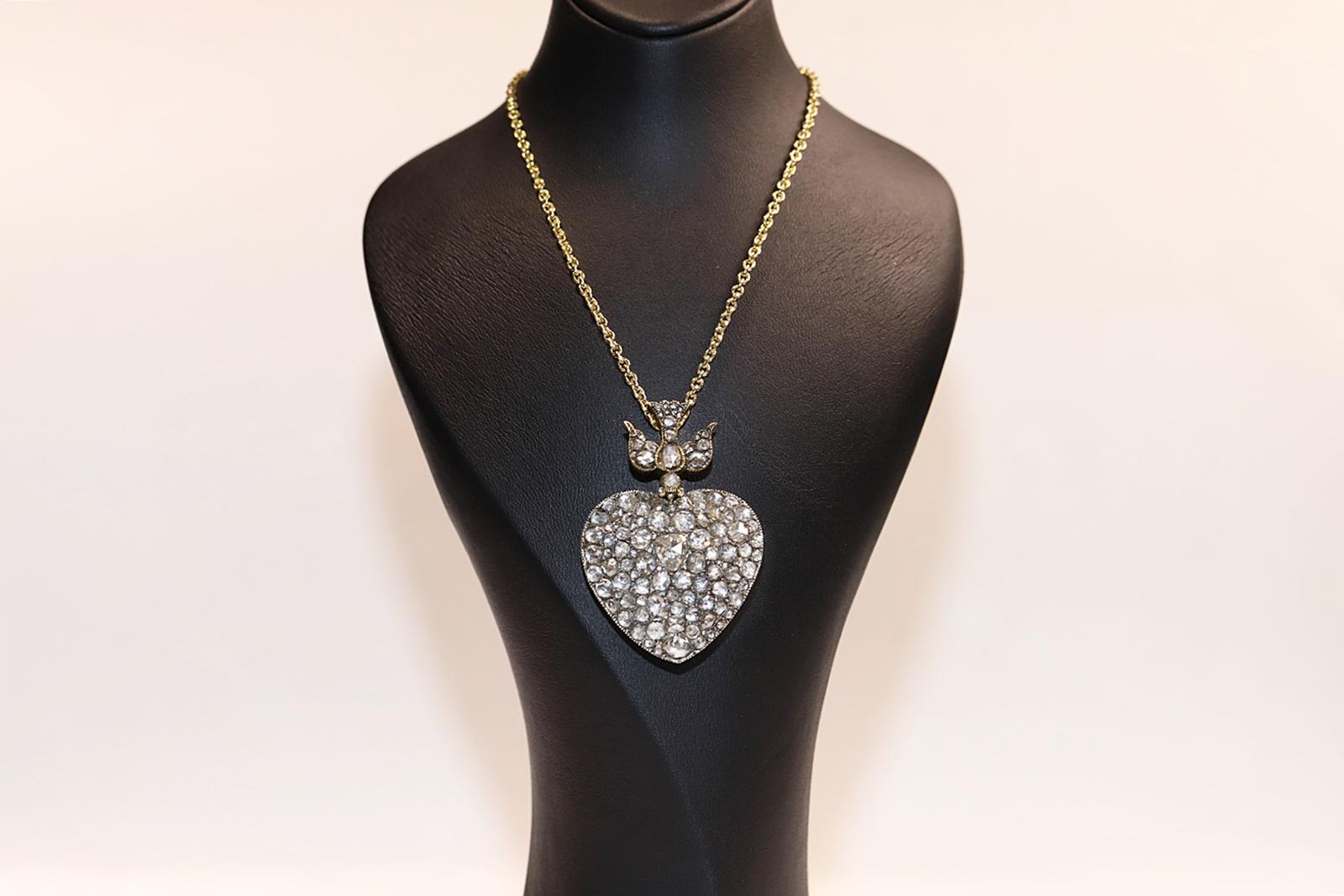 In sehr gutem Zustand.
Das Gesamtgewicht beträgt 24.7 Gramm.
Insgesamt ist der Diamant 8.13 ct.
Der Diamant hat die Farbe H-I-J-k und die Reinheit vs-s1-s2-s3.
Die Gesamtlänge der Kette beträgt 45 cm.
Bitte kontaktieren Sie uns bei Fragen.