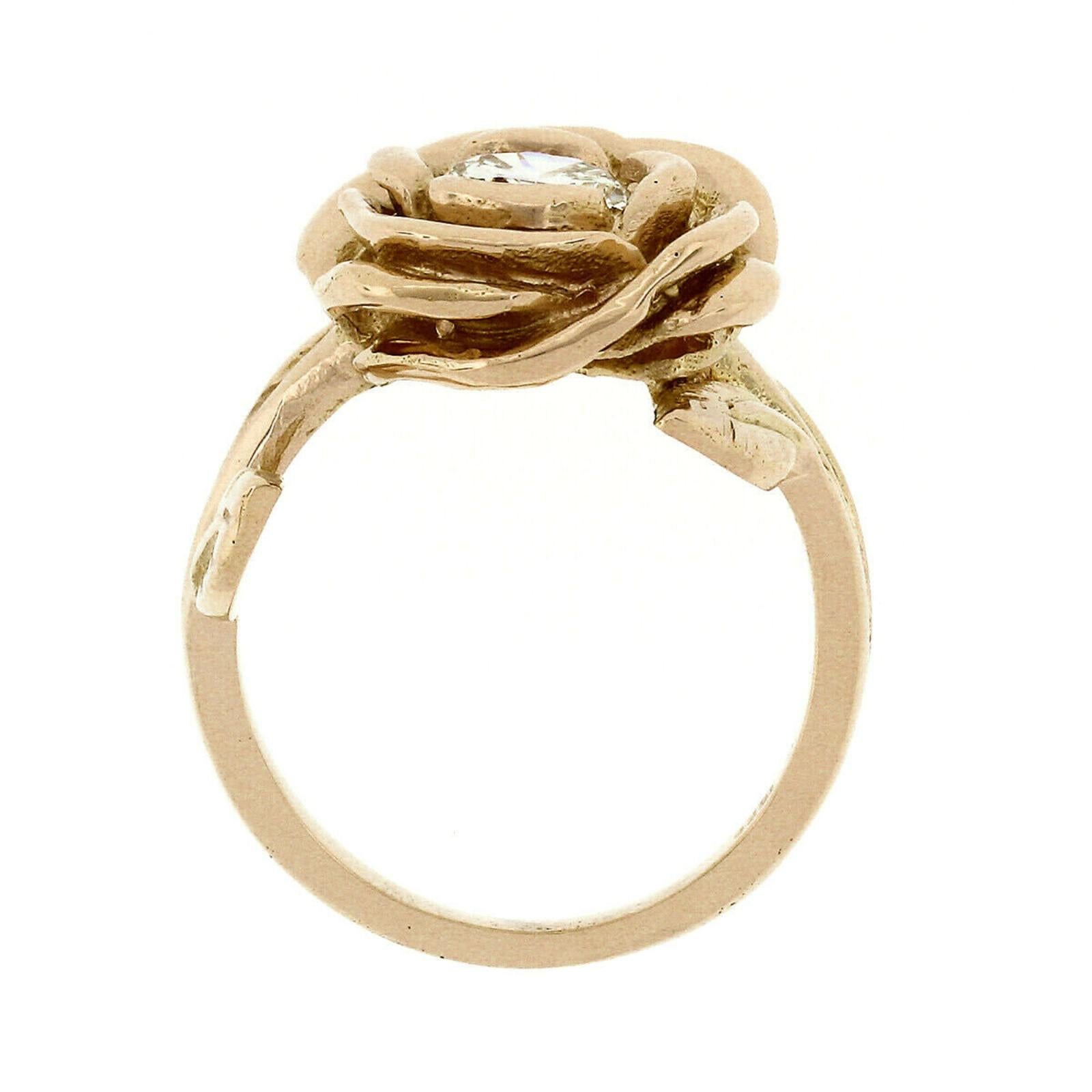 Nuovo anello fatto a mano in oro rosa 18k con diamante rotondo da 0,72 carati, fiore rosa e foglia incisa in vendita 1
