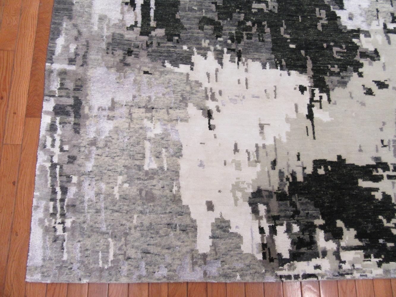 Hand-Knotted New Handmade Wool and Silk Modern Contemporary Design Rug For Sale