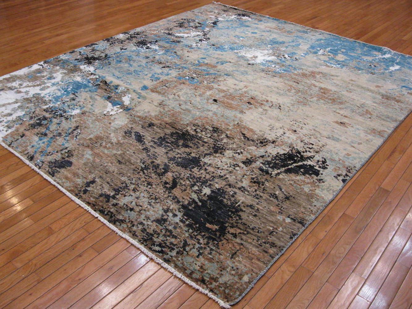 New Handmade Wool and Silk Modern Contemporary Design Rug In New Condition For Sale In Atlanta, GA